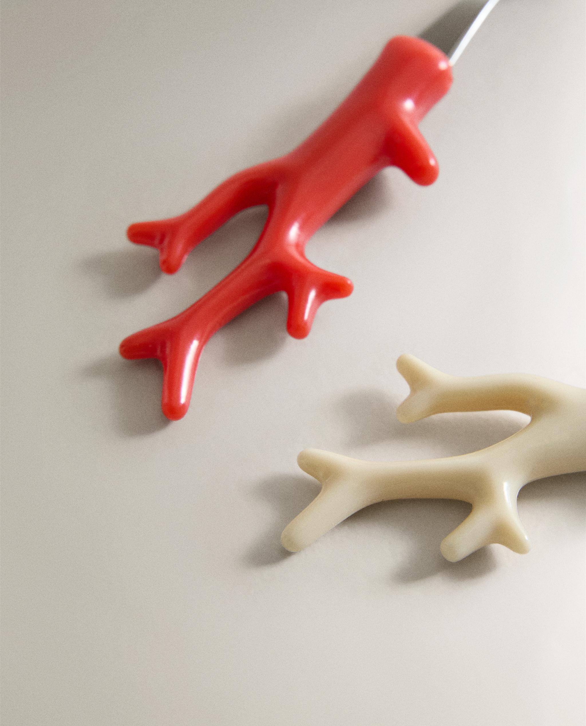 PACK OF MINI CORAL FORKS (PACK OF 8) product thumbnail 8
