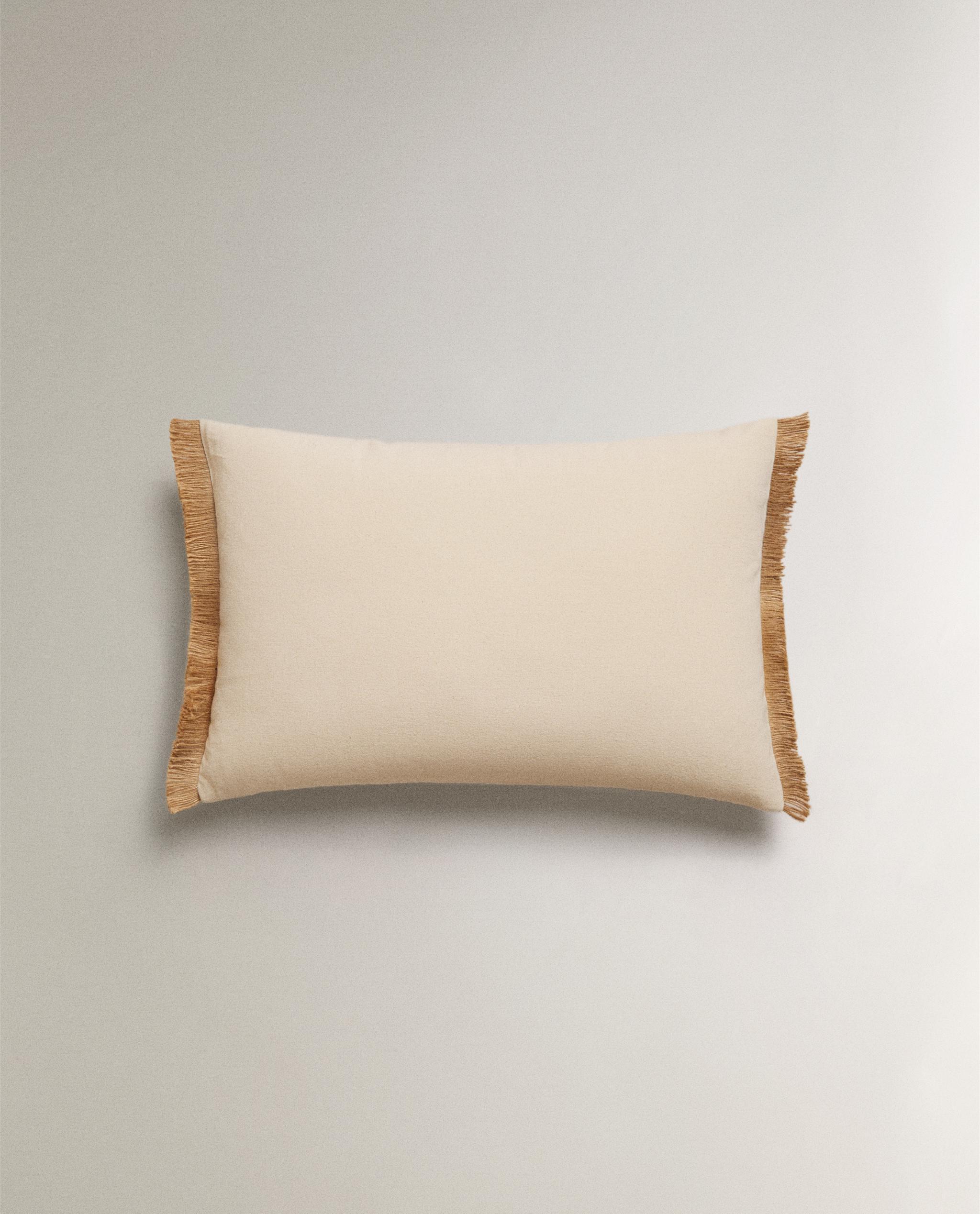 ジュートフリンジ クッションカバー | Zara Home 日本/Japan