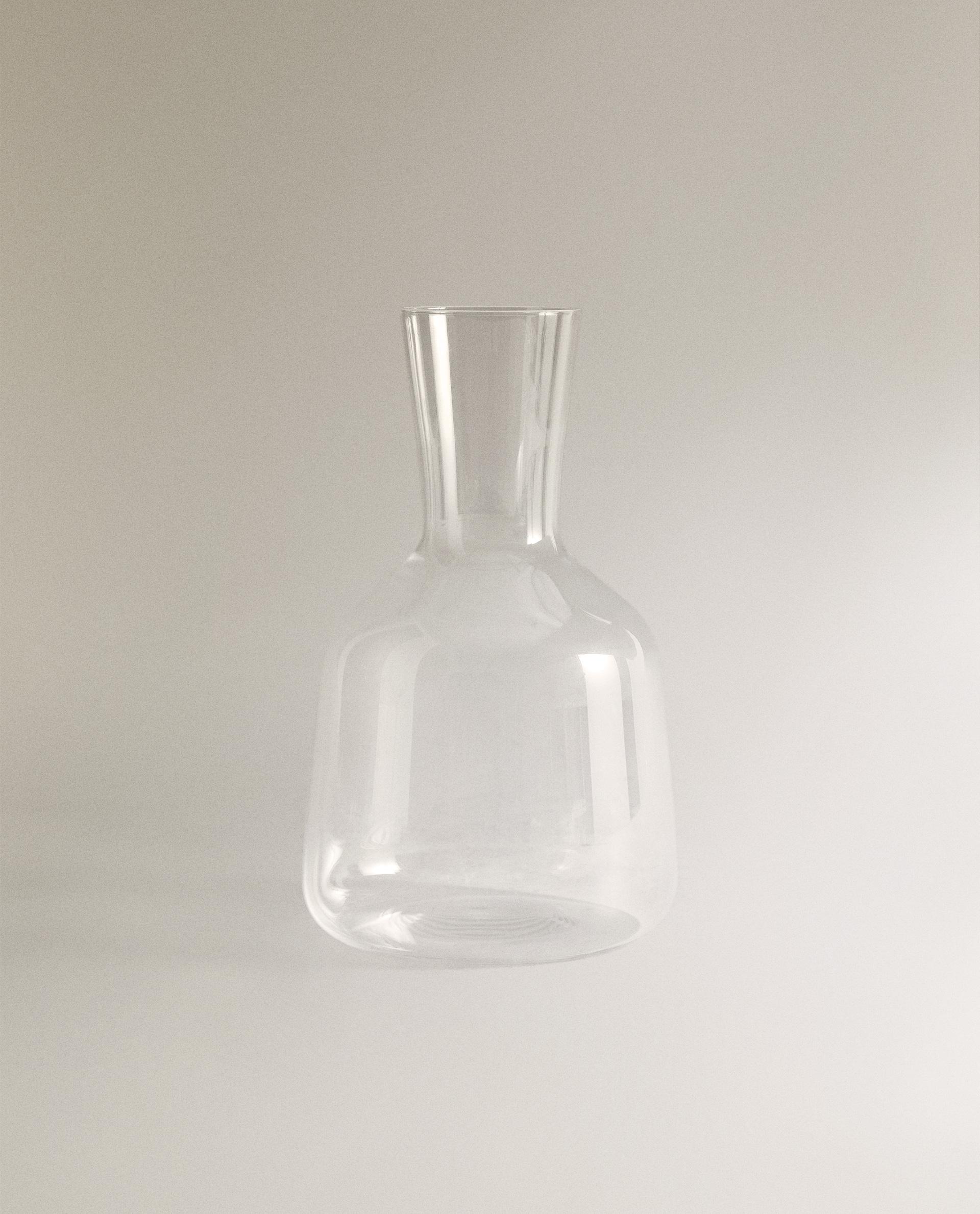 GLASS DECANTER