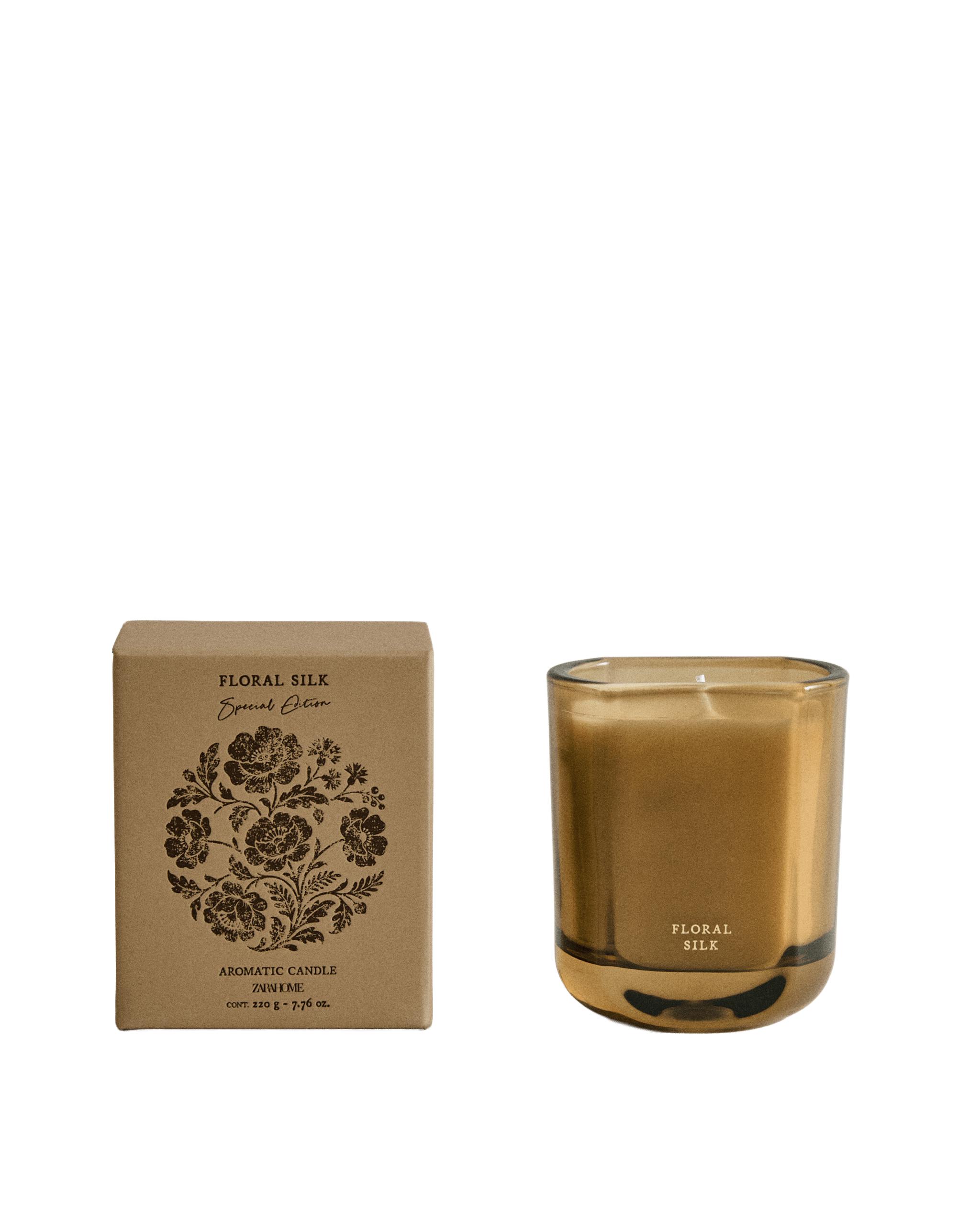 (220 G) FLORAL SILK SCENTED CANDLE product thumbnail 8