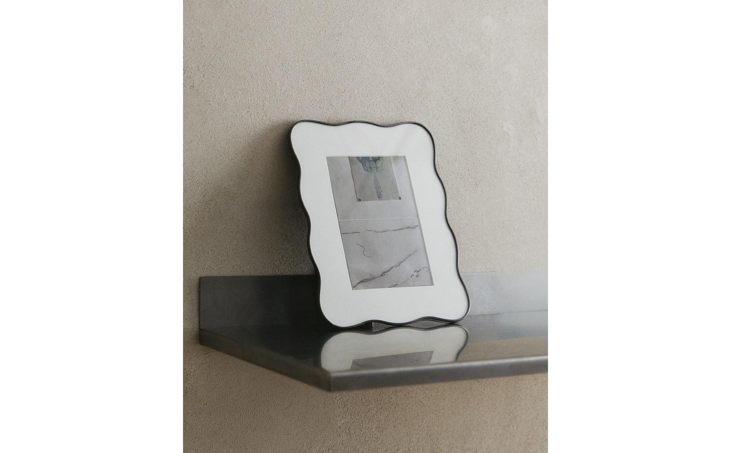 WAVY METAL PHOTO FRAME product thumbnail 15