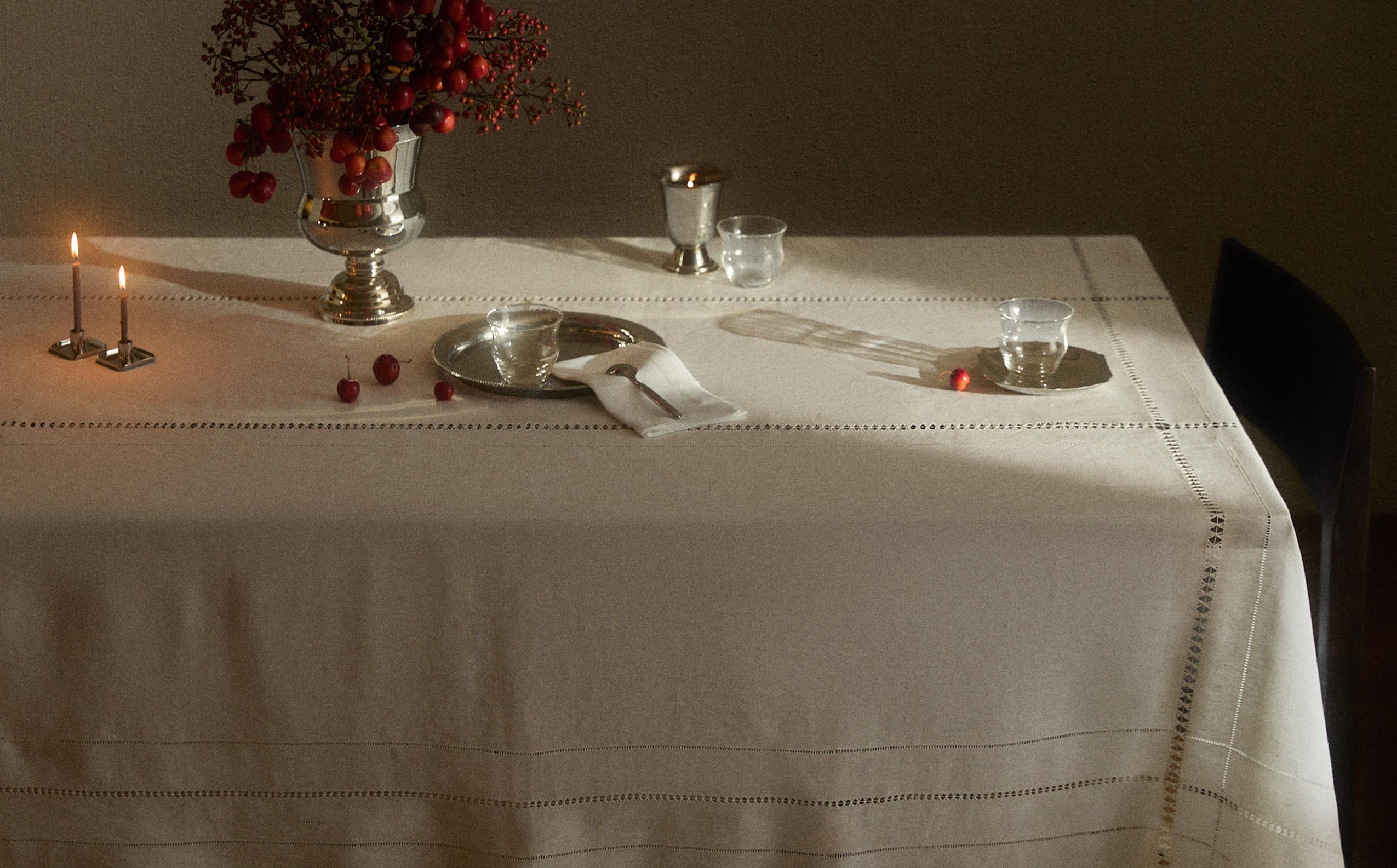 クリスマステーブルクロス | Zara Home 日本/Japan