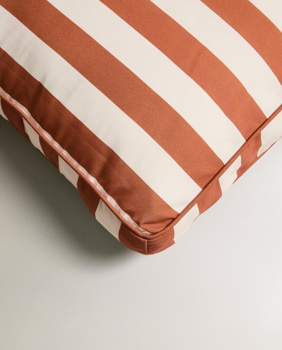 COUSSIN CHAISE D’EXTÉRIEUR RAYURES