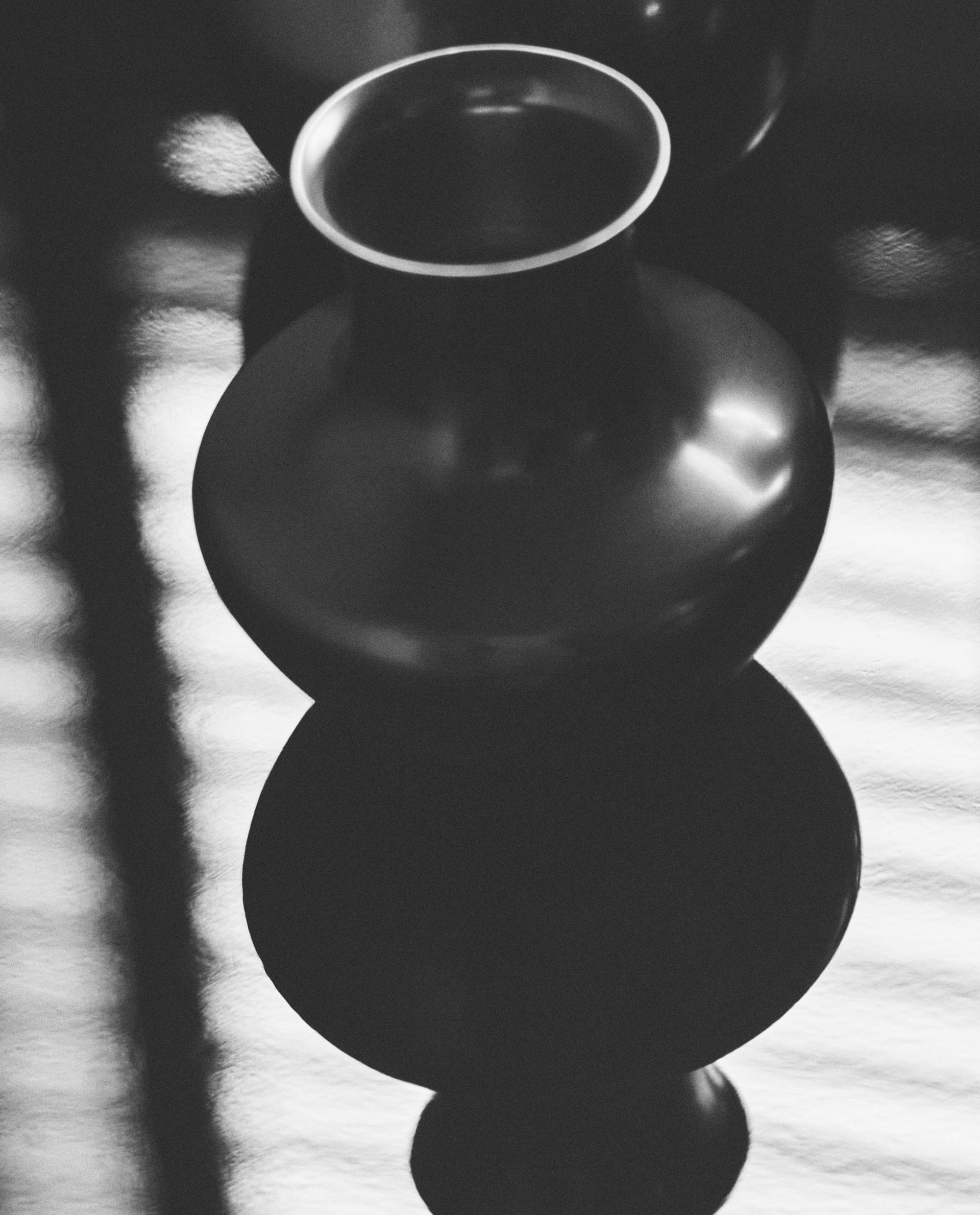 PETIT BRASS VESSEL POD I COLIN KING PETIT BRASS VESSEL POD I COLIN KING