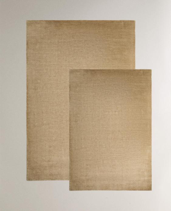 WOOL RUG WITH PLAIN DESIGN