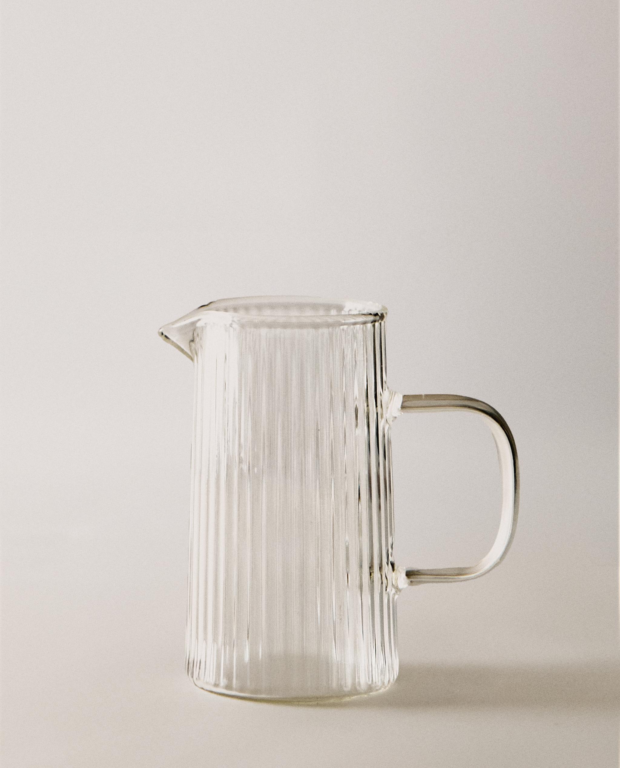 RAISED BOROSILICATE MILK JUG
