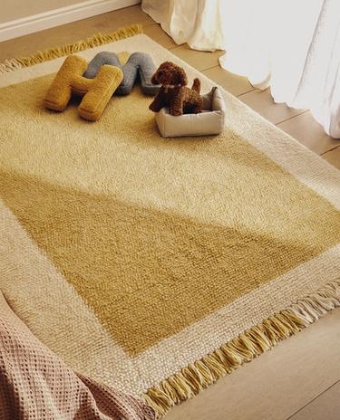 WOOL AREA RUG