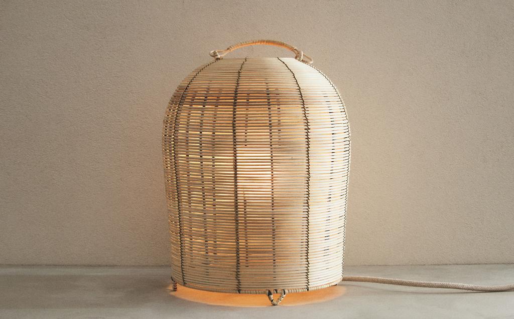 LÁMPARA DE MESA RATÁN GRANDE