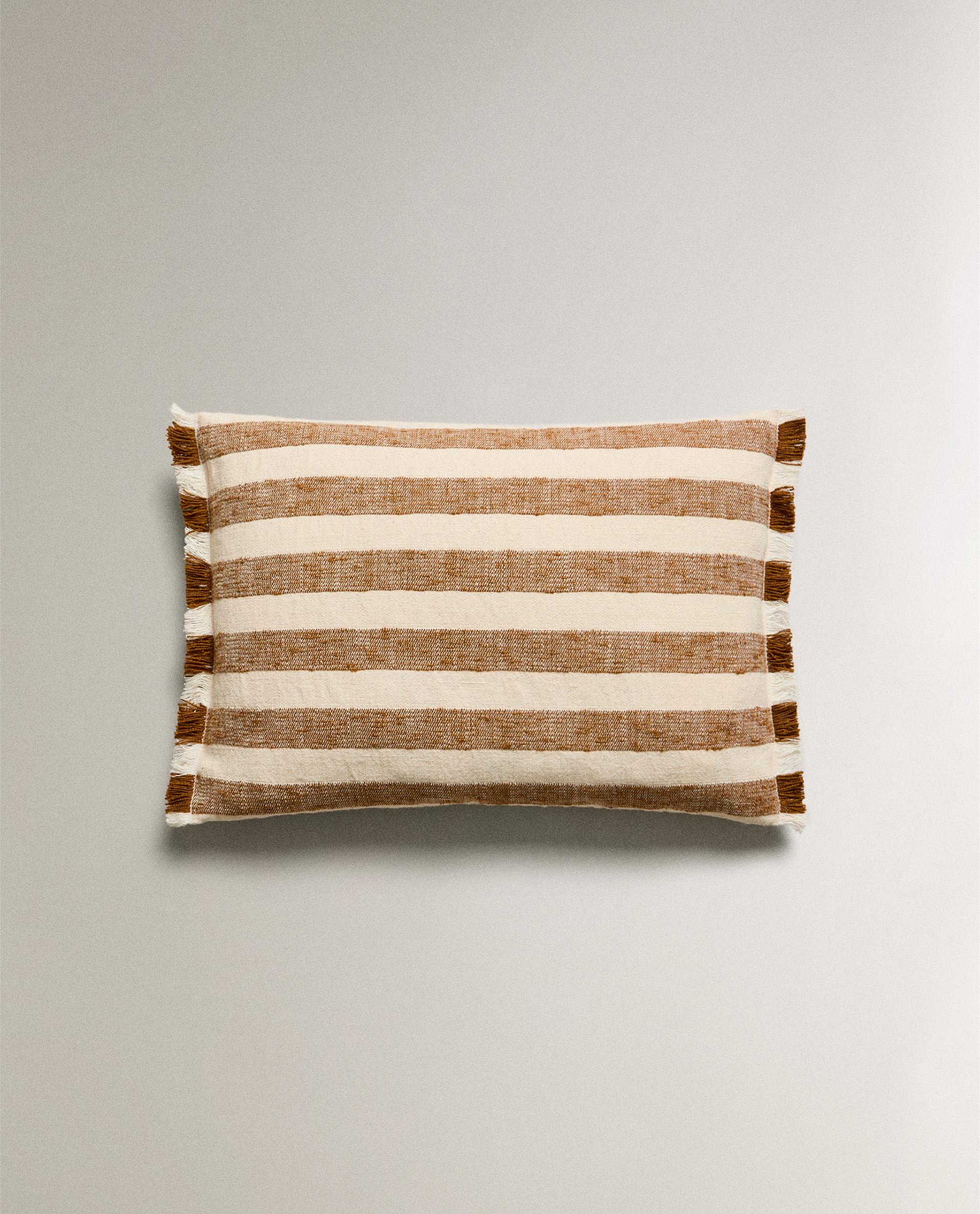 ベルベット クッションカバー | Zara Home 日本/Japan