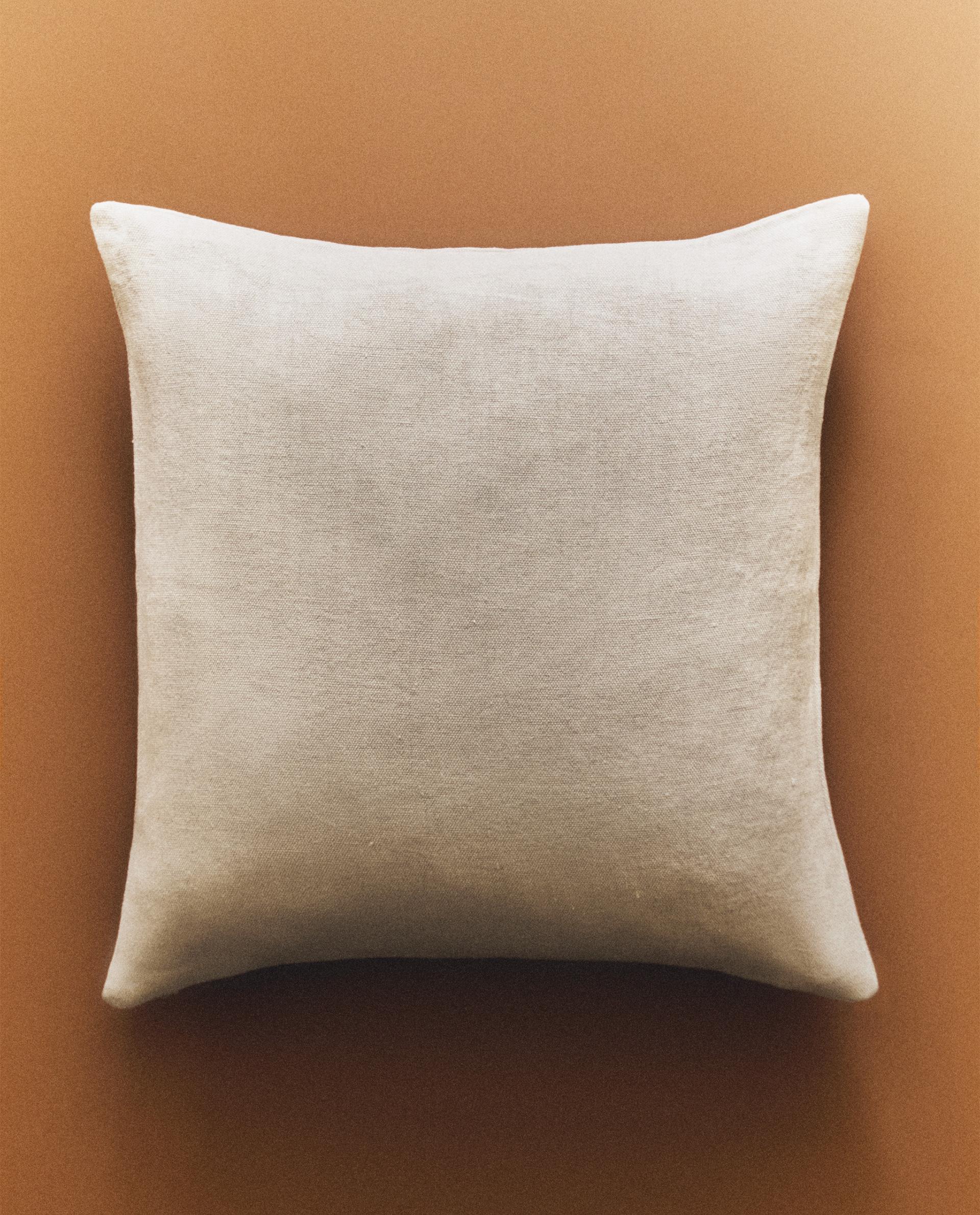 ベッドルームにふさわしいクッションカバー | Zara Home 日本