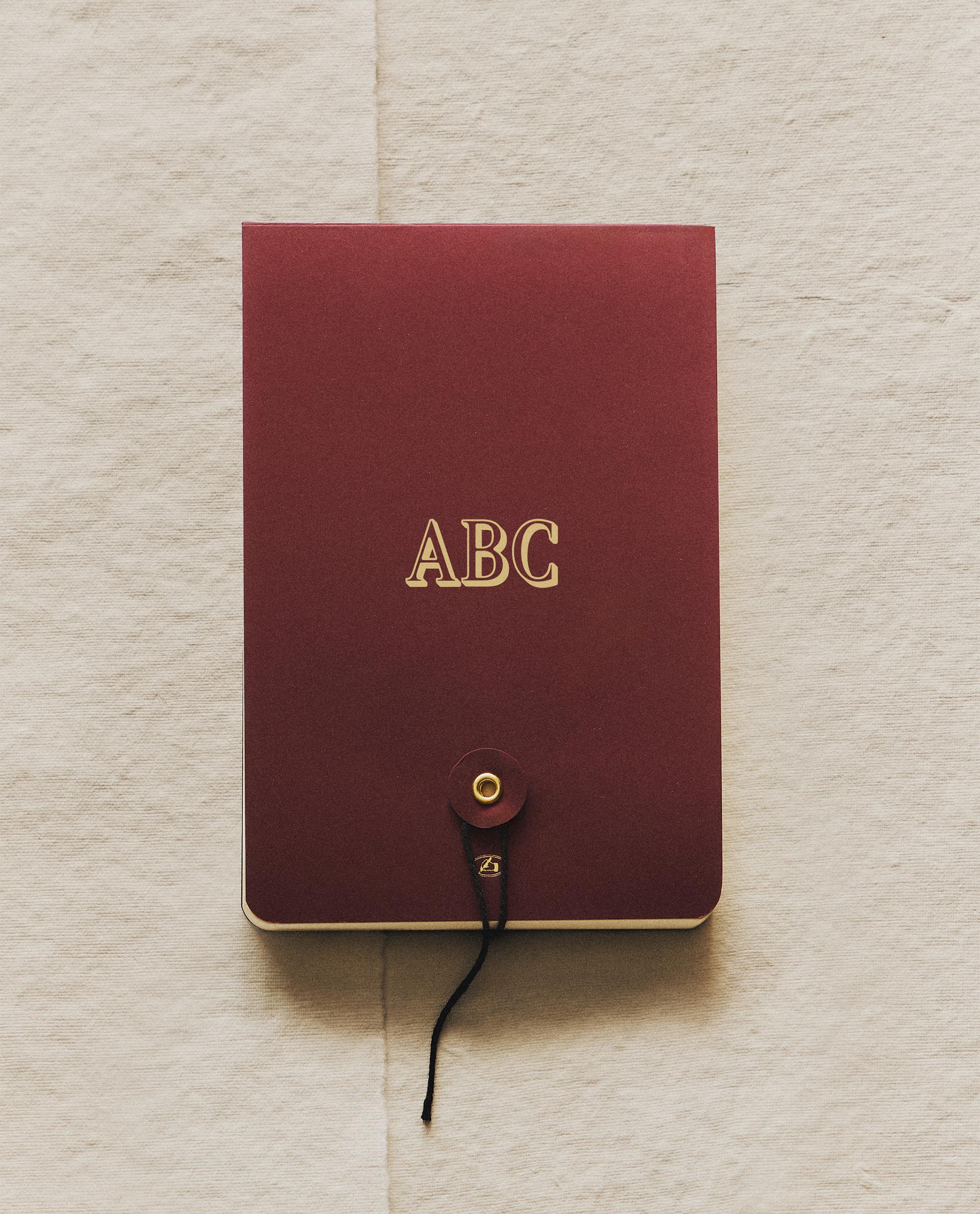WEEKLY PLANNER WITH CLASP