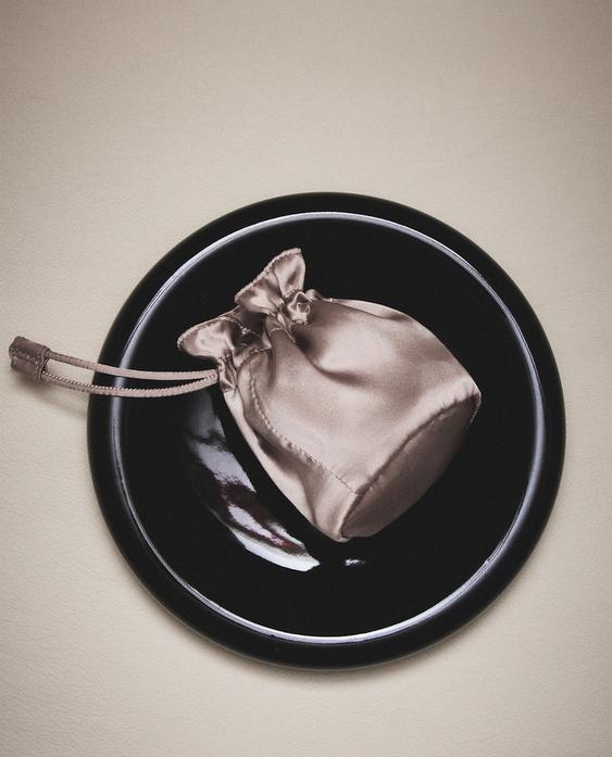 SILK BUCKET BAG