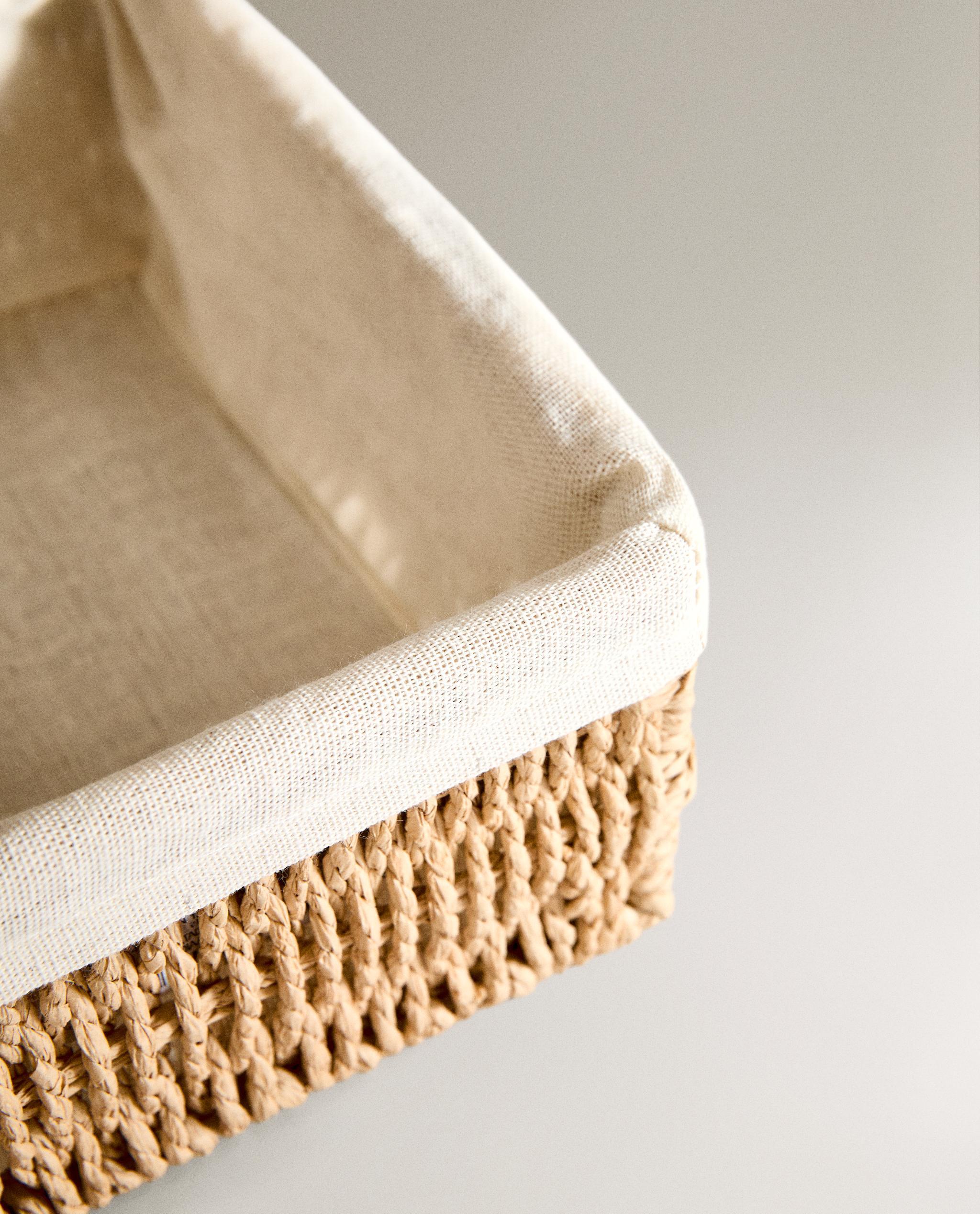 BASKET WITH LID AND COTTON LINING