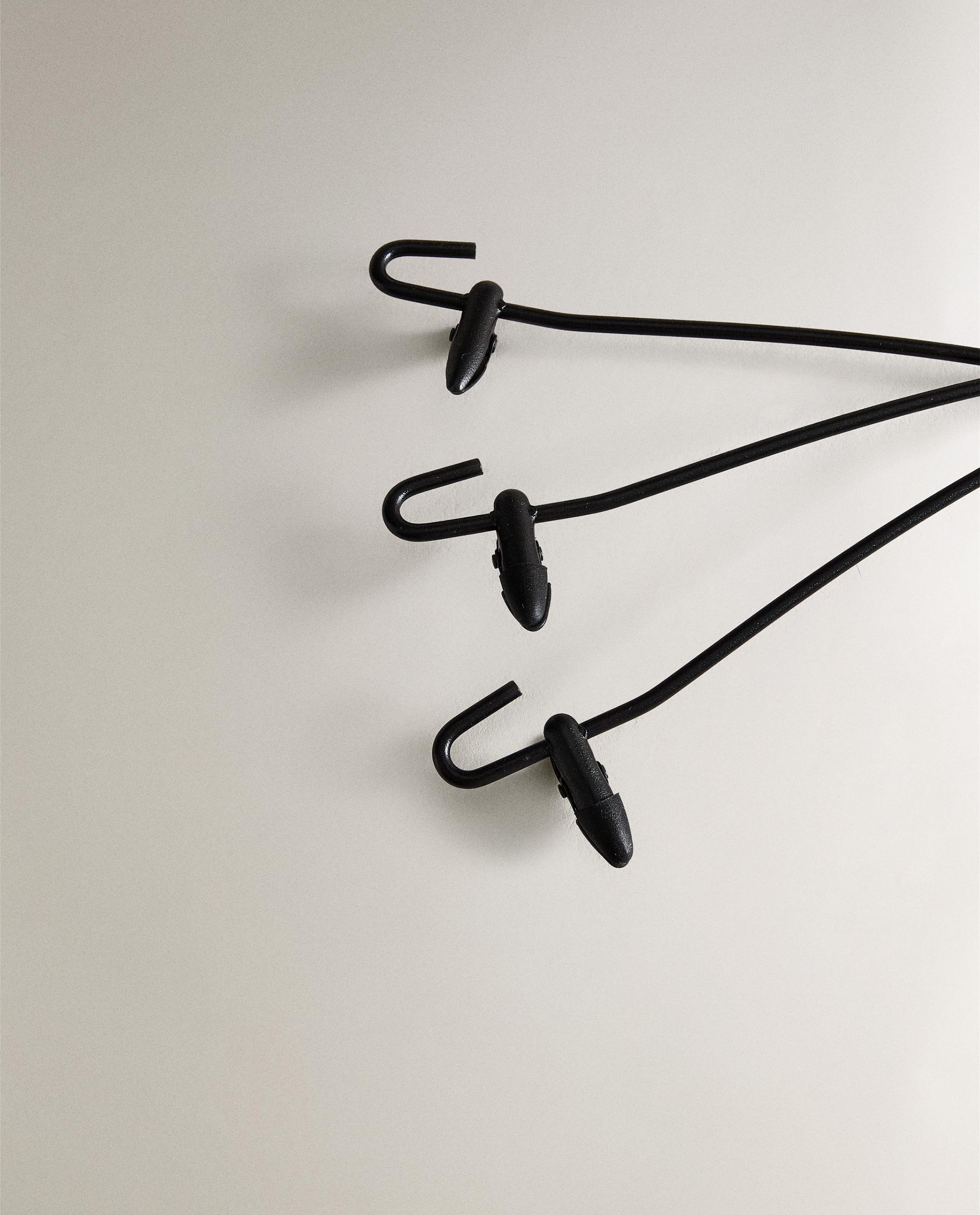 METAL SKIRT HANGER (SET OF 3)