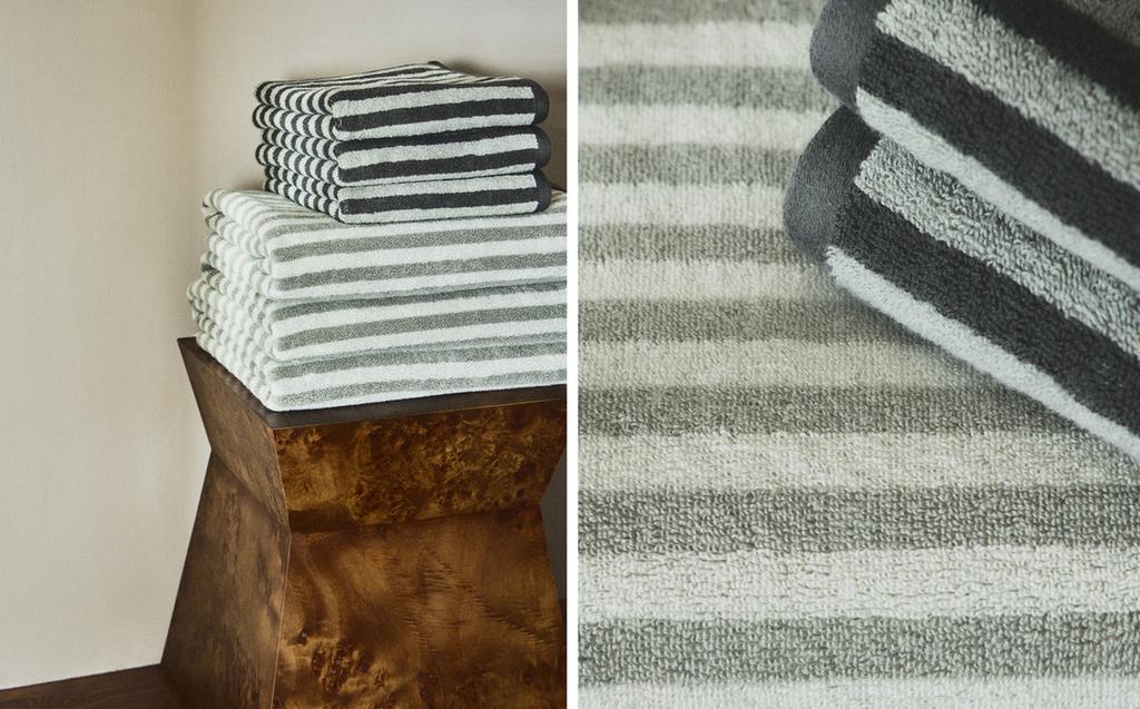 BATH TOWEL WITH COLOURED STRIPES BATH TOWEL WITH COLOURED STRIPES