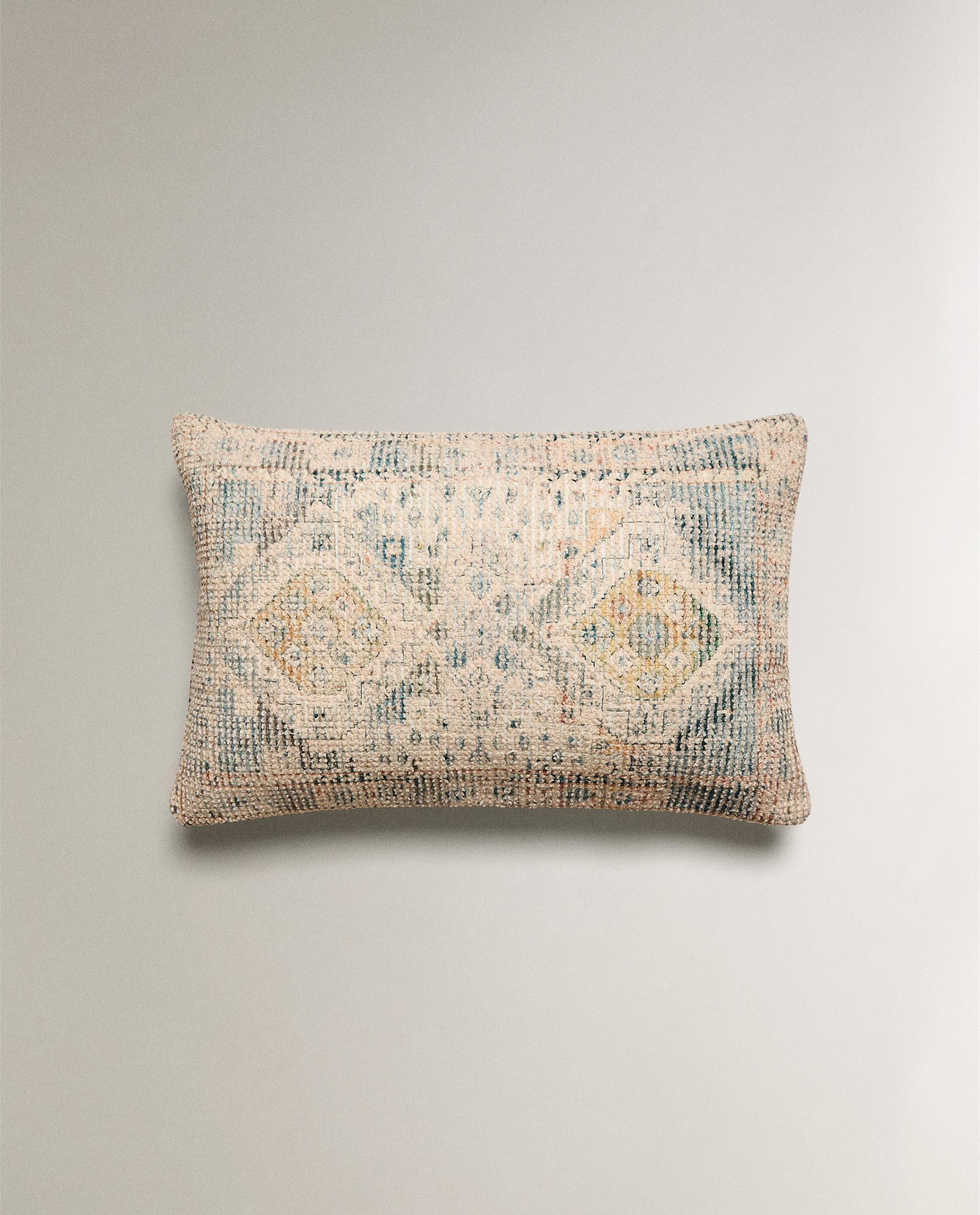 VINTAGE-EFFECT CUSHION COVER | Zara Home United States of America
