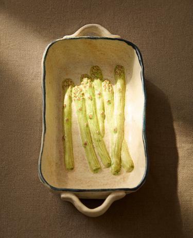 CERAMIC OVEN SERVING DISH WITH PLANT MOTIFS