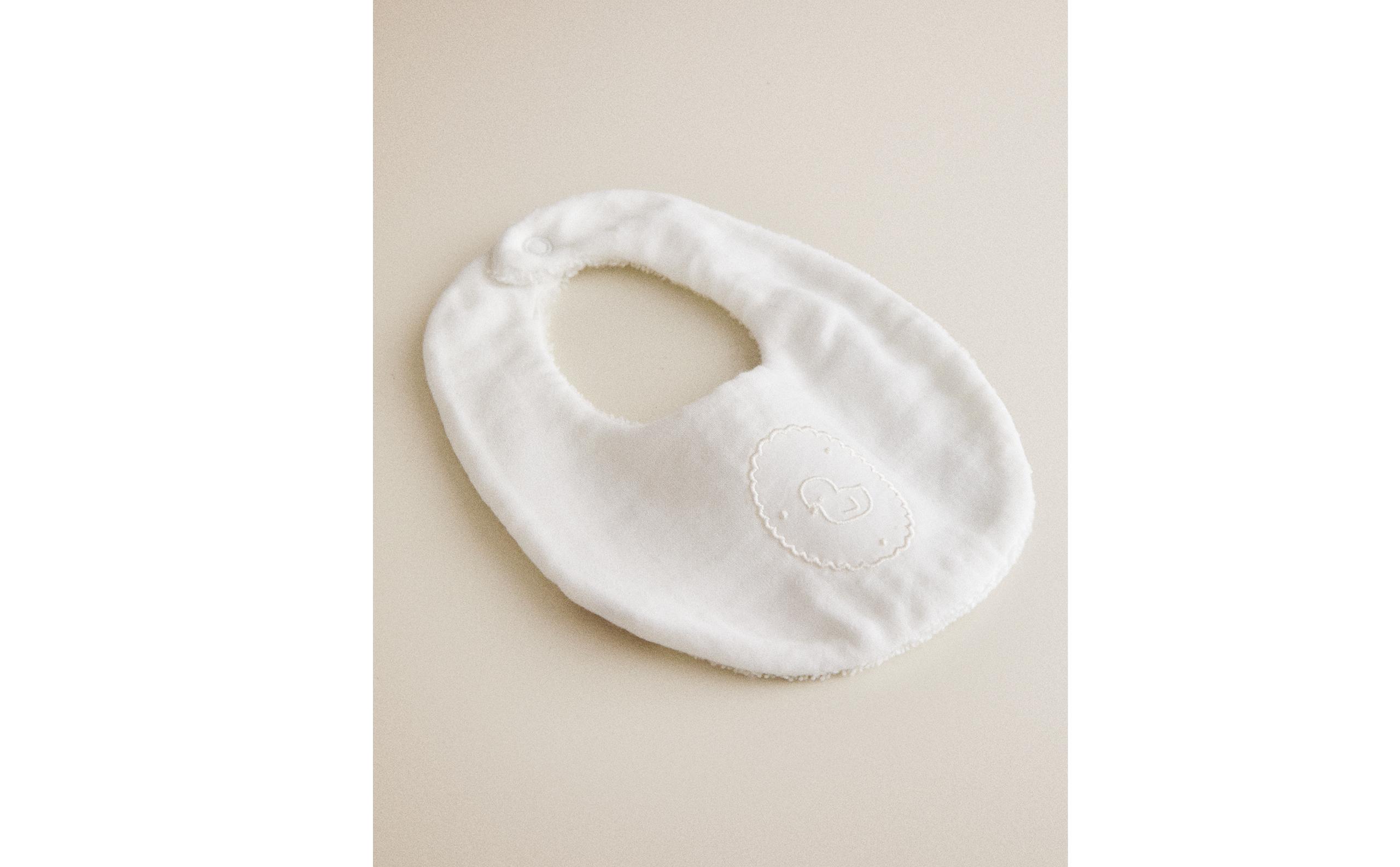 BABY BIB WITH EMBROIDERED CHICK product thumbnail 8