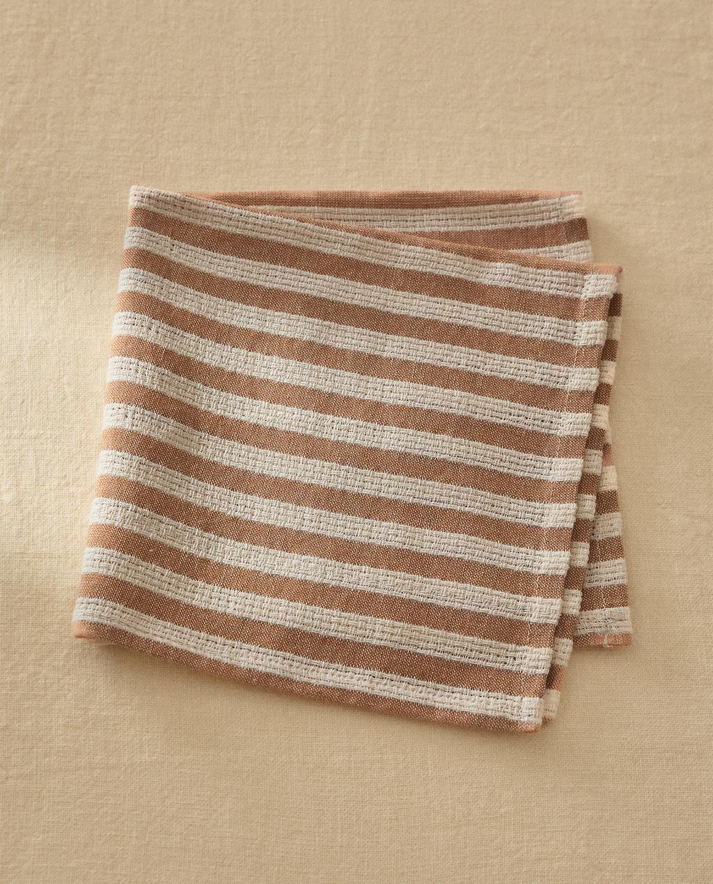 TEXTURED STRIPED NAPKINS (SET OF 2)