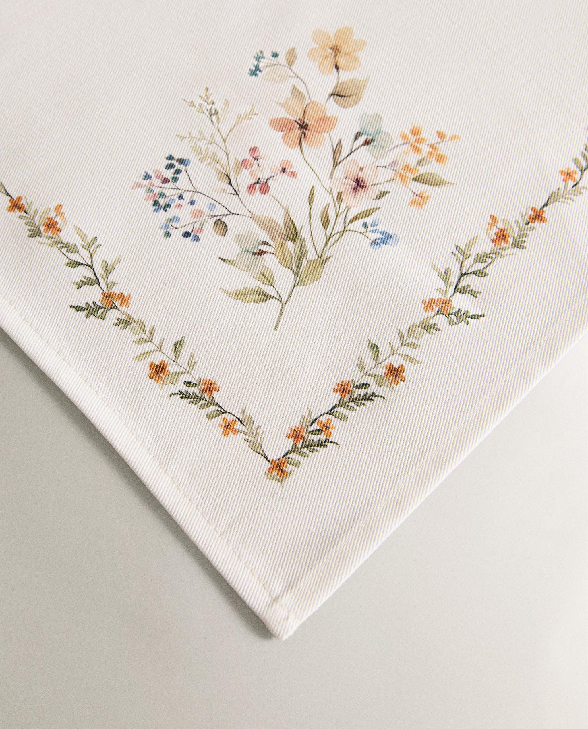 FLORAL PRINT NAPKIN (PACK OF 2) product thumbnail 3