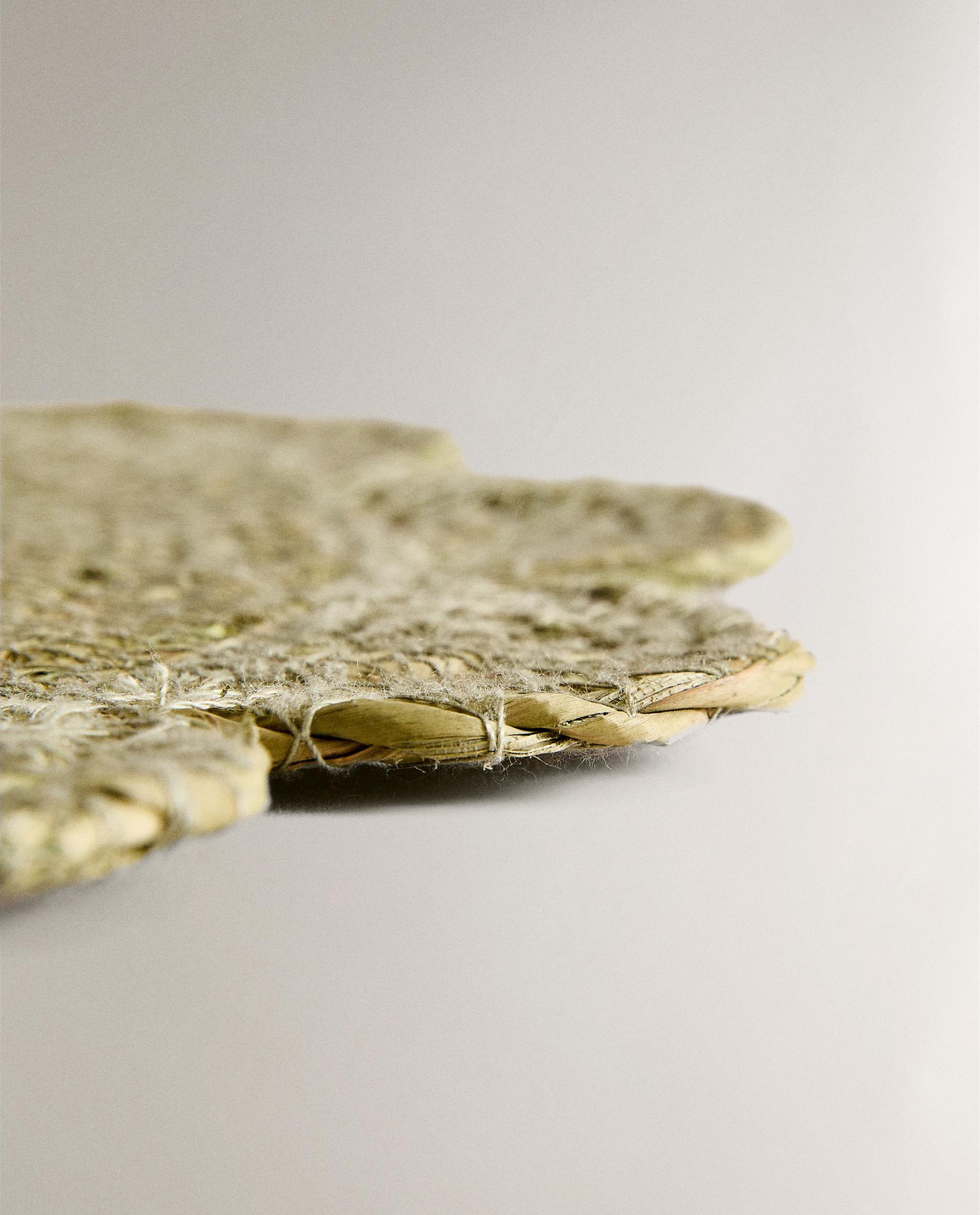 FLOWER RATTAN PLACEMAT product thumbnail 8
