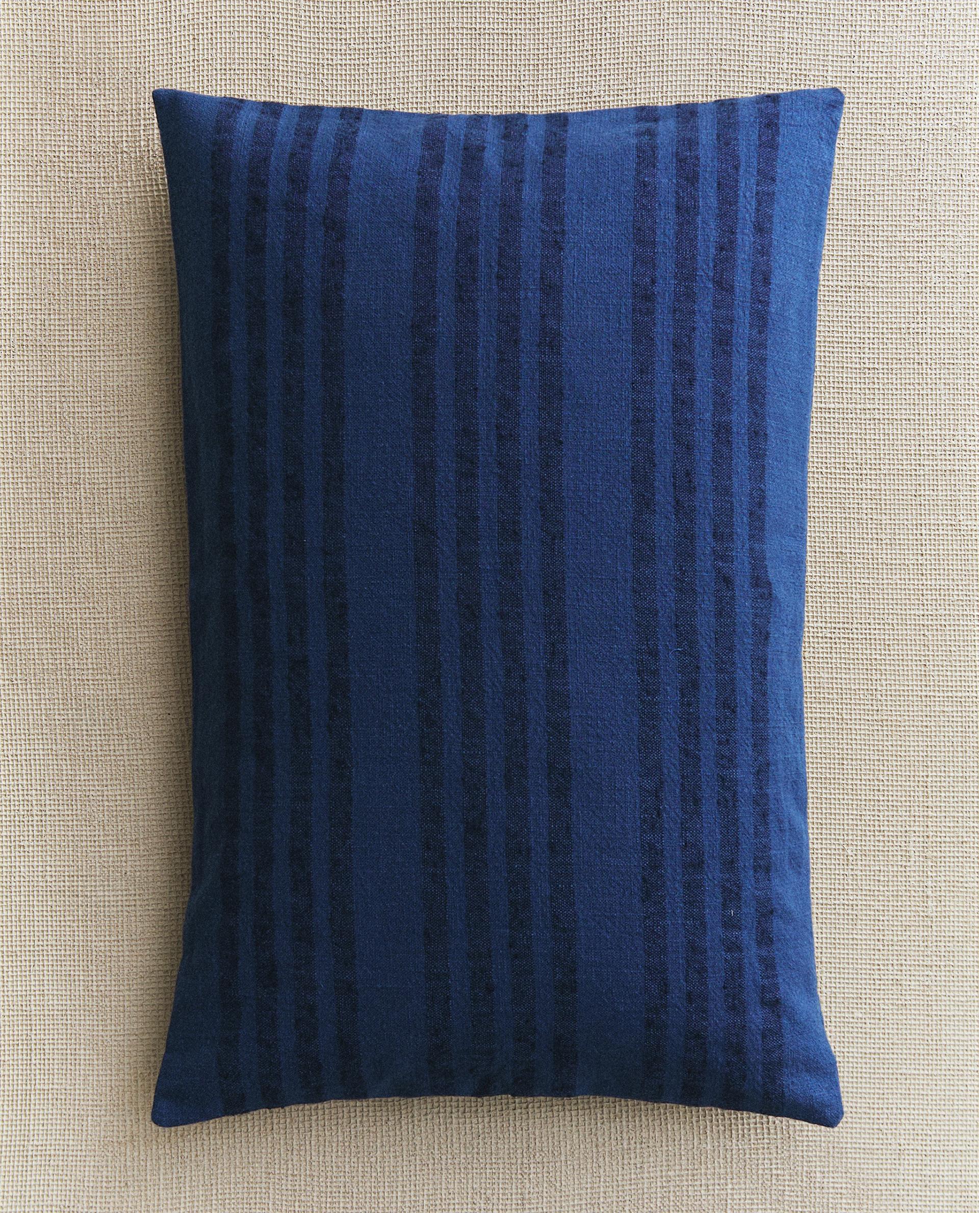 ベッドルームにふさわしいクッションカバー | Zara Home 日本 ベッドルームにふさわしいクッションカバー | Zara Home 日本