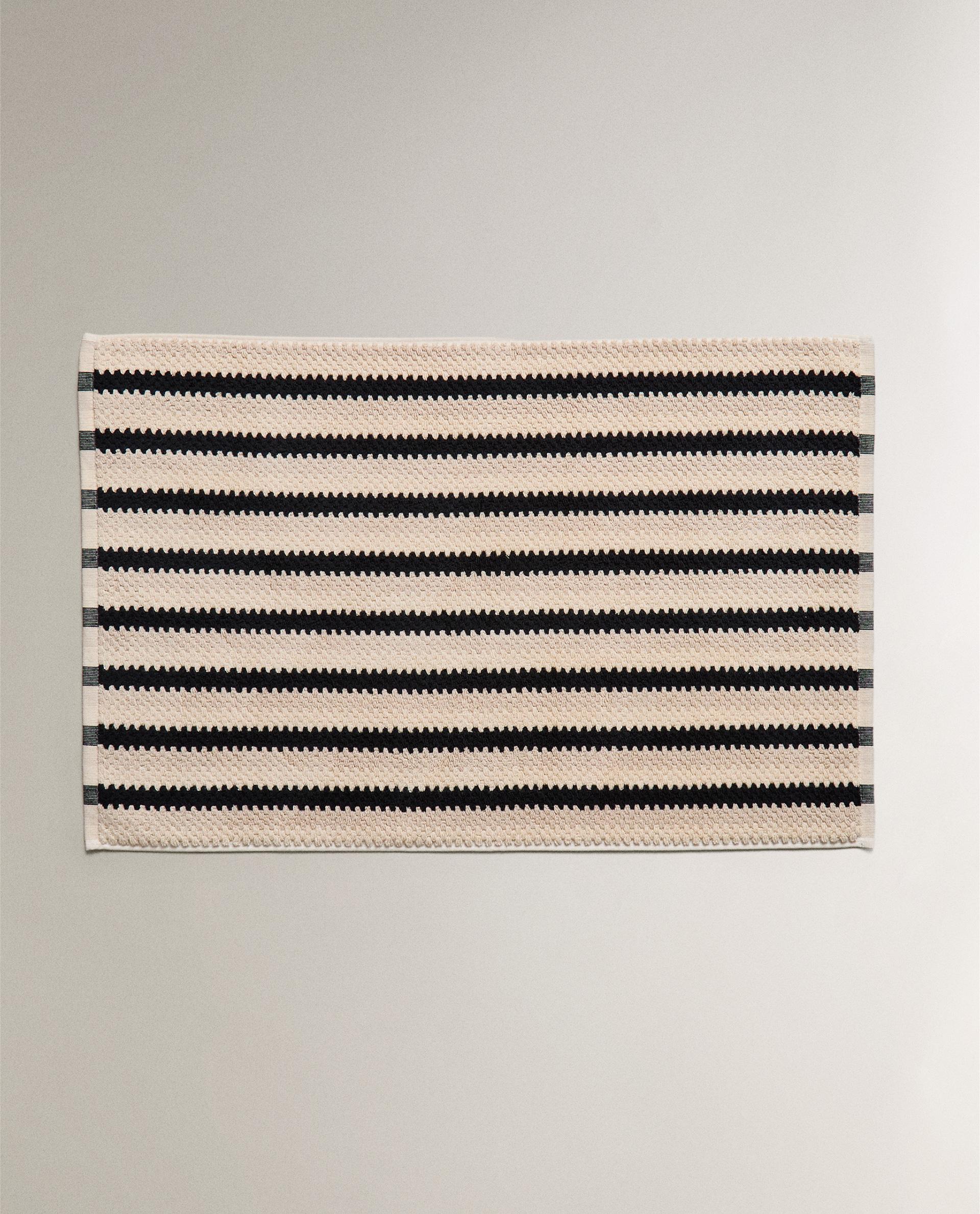 GEOMETRIC JACQUARD BATH MAT product thumbnail 7