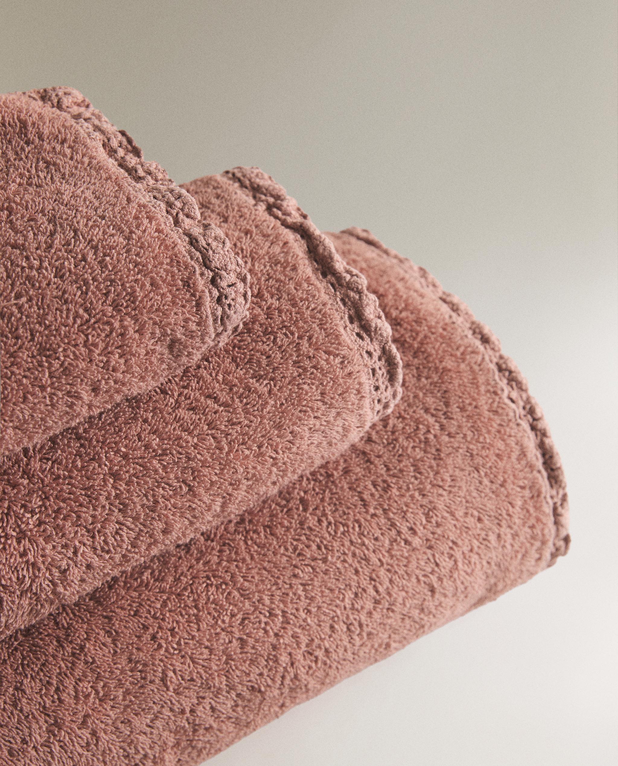 CROCHET BORDER BATH TOWEL product thumbnail 4