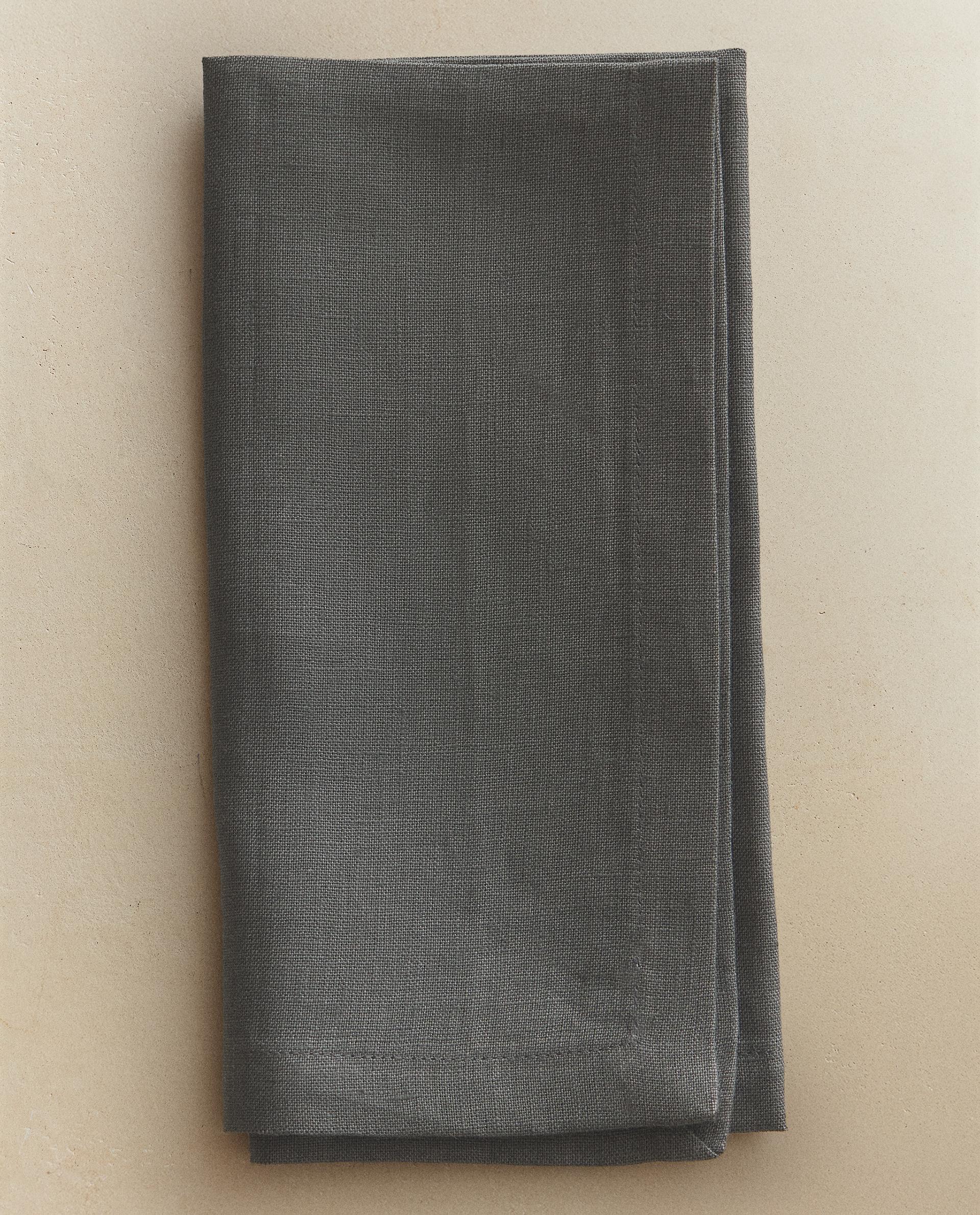 CONJUNTO DE GUARDANAPOS DE LINHO COR LISA CONJUNTO DE GUARDANAPOS DE LINHO COR LISA