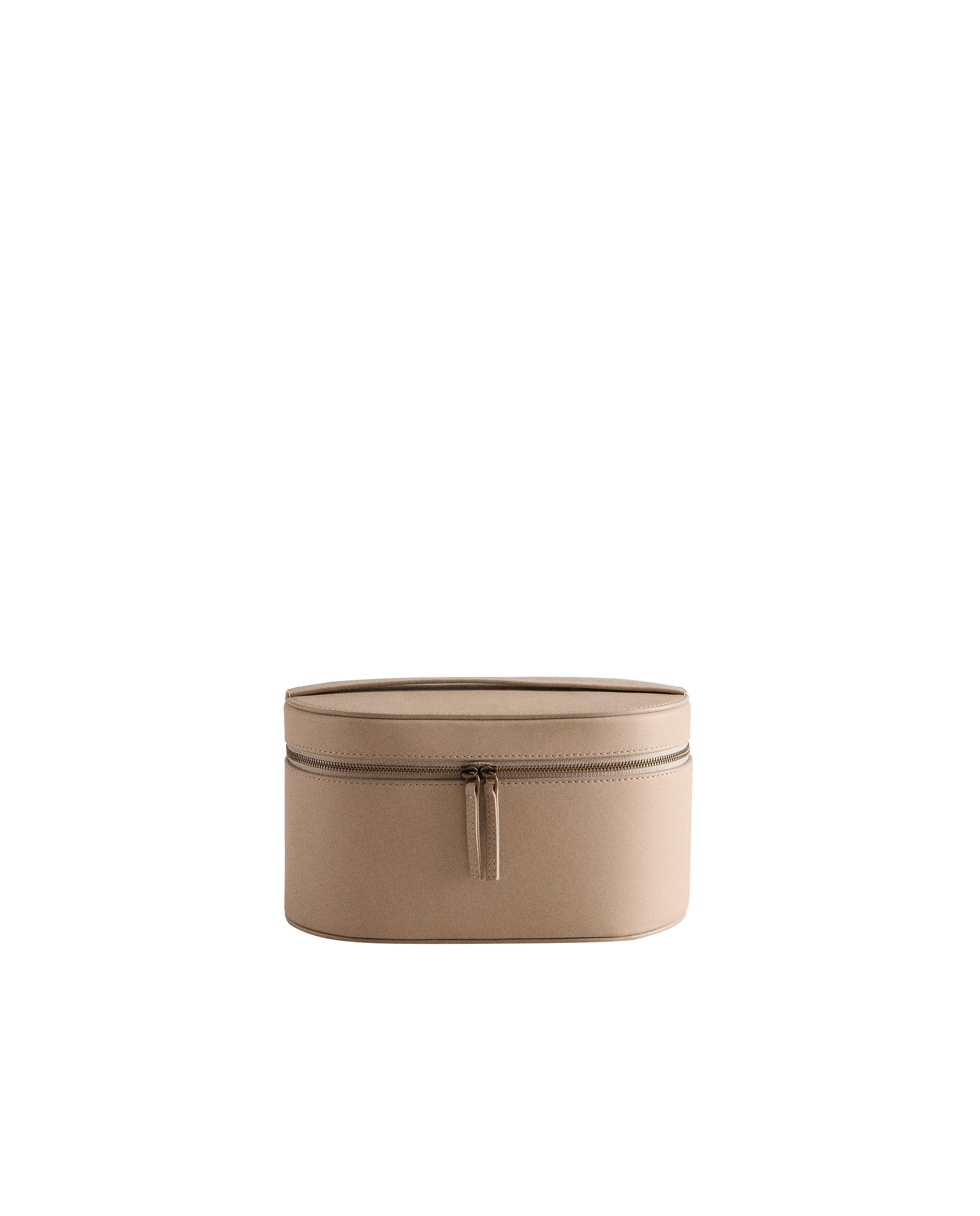 SMALL RIGID LEATHER TOILETRY BAG product thumbnail 9