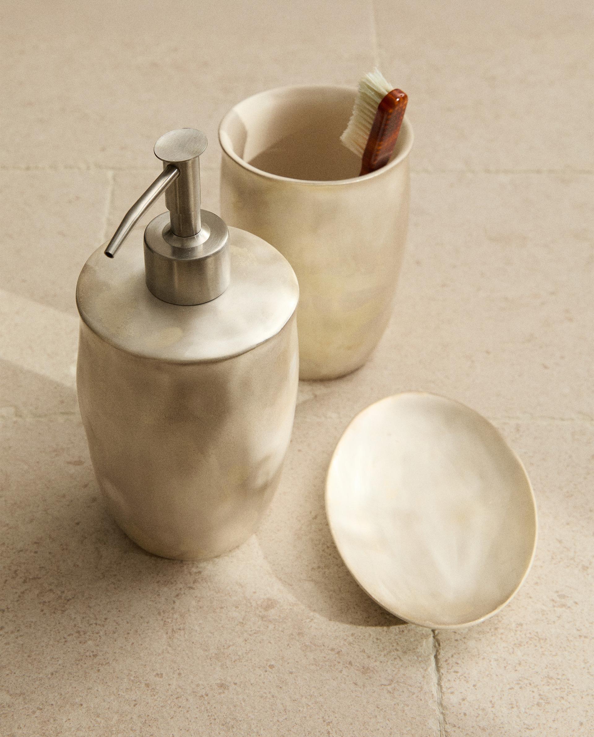 SILVER BATHROOM SET