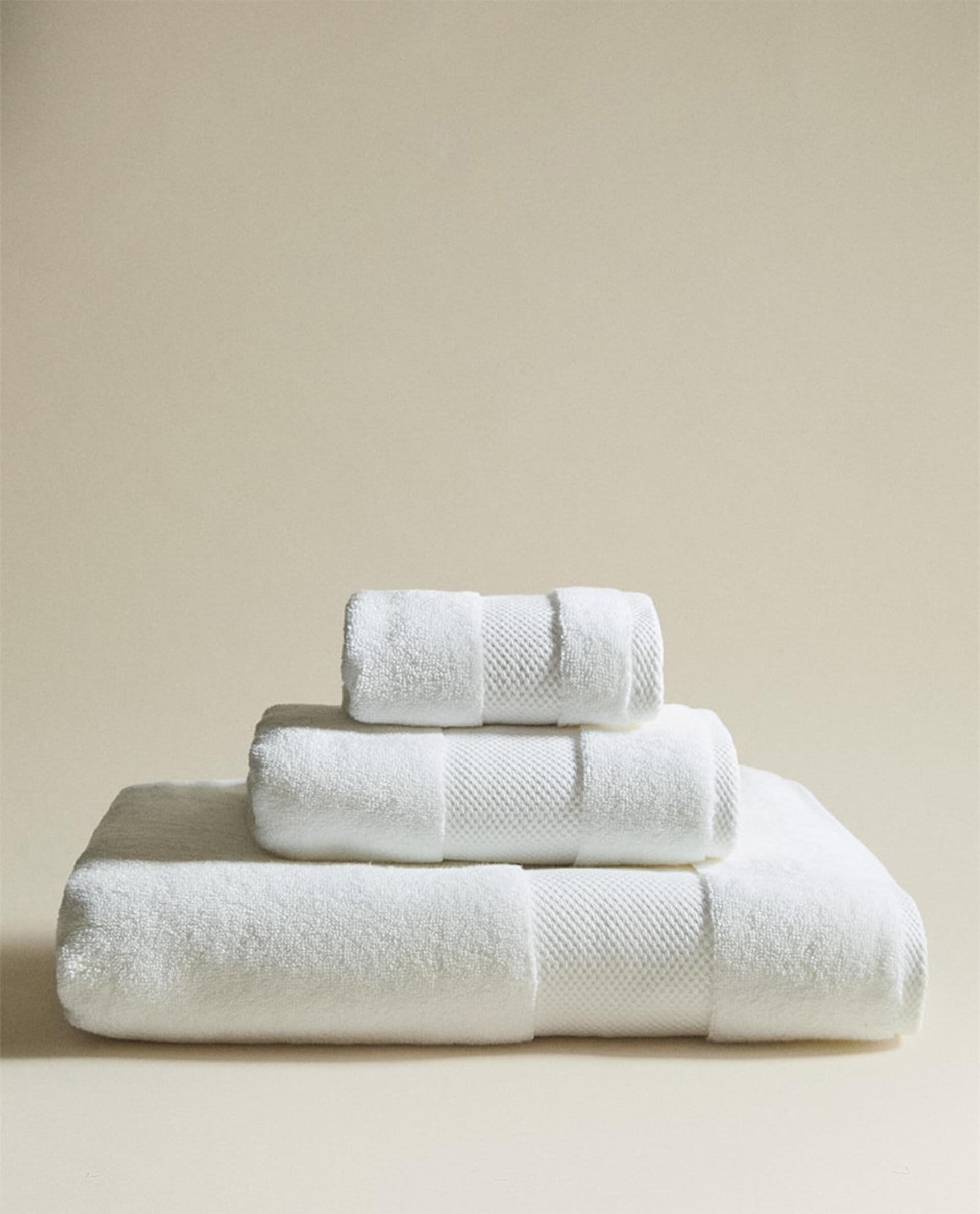 EXTRA SOFT BATH TOWEL (800 GXM²) Zara Home United Kingdom
