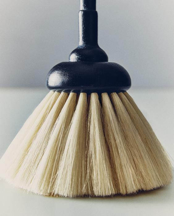 منفضة غبار من الريش والخشب منفضة غبار من الريش والخشب