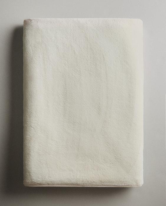 FLEECE BLANKET FLEECE BLANKET