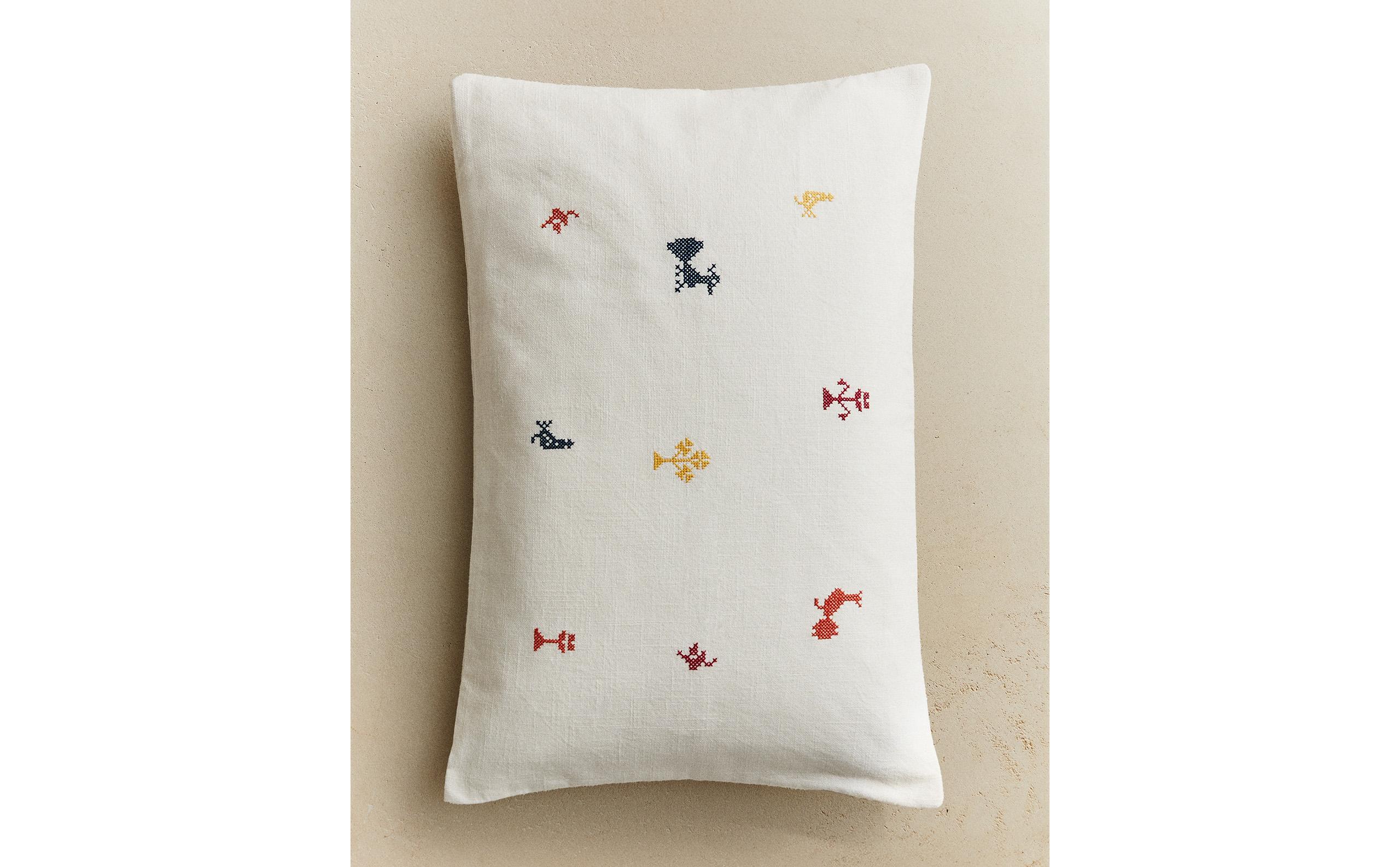 ミニ刺繍 クッションカバー | Zara Home 日本/Japan