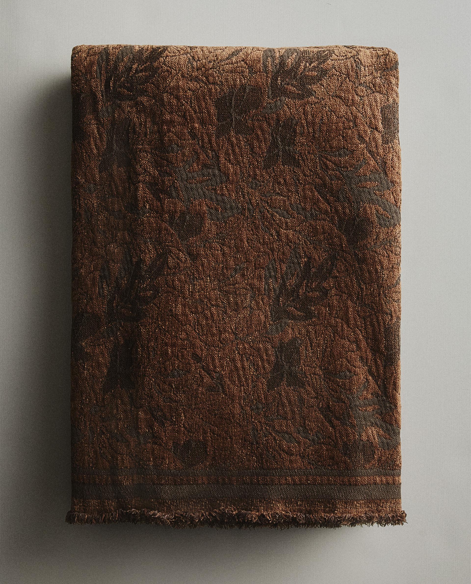 CHENILLE JACQUARD THROW CHENILLE JACQUARD THROW