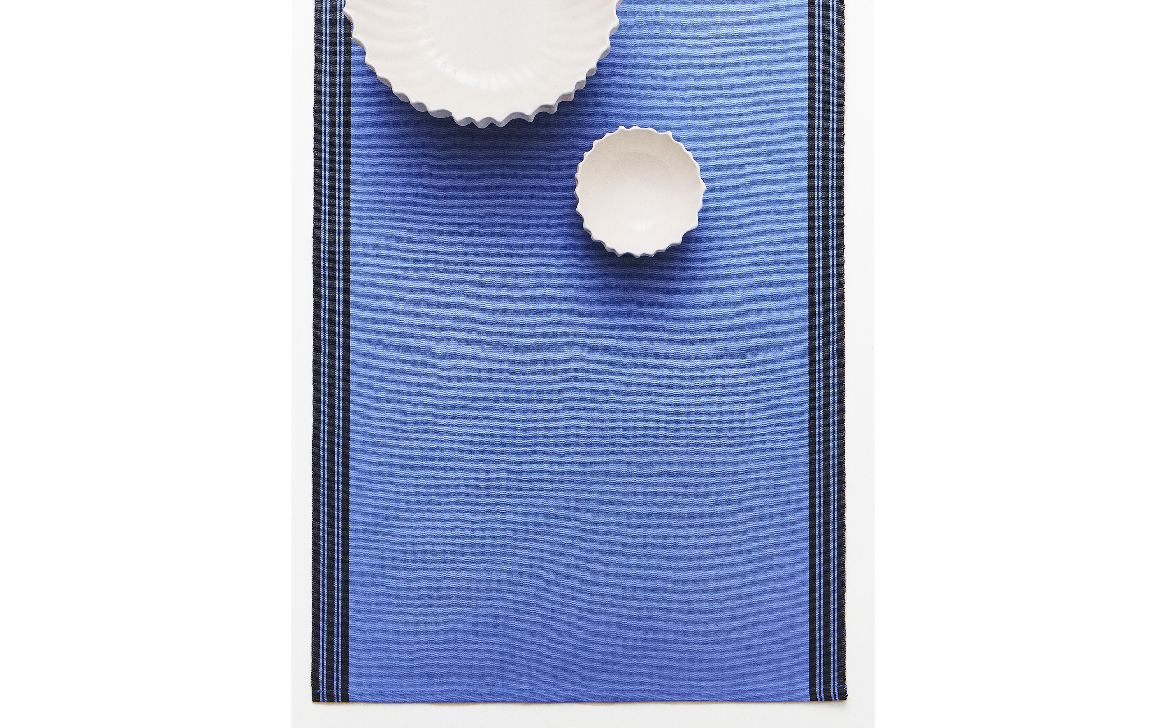 STRIPED TABLE RUNNER product thumbnail 2