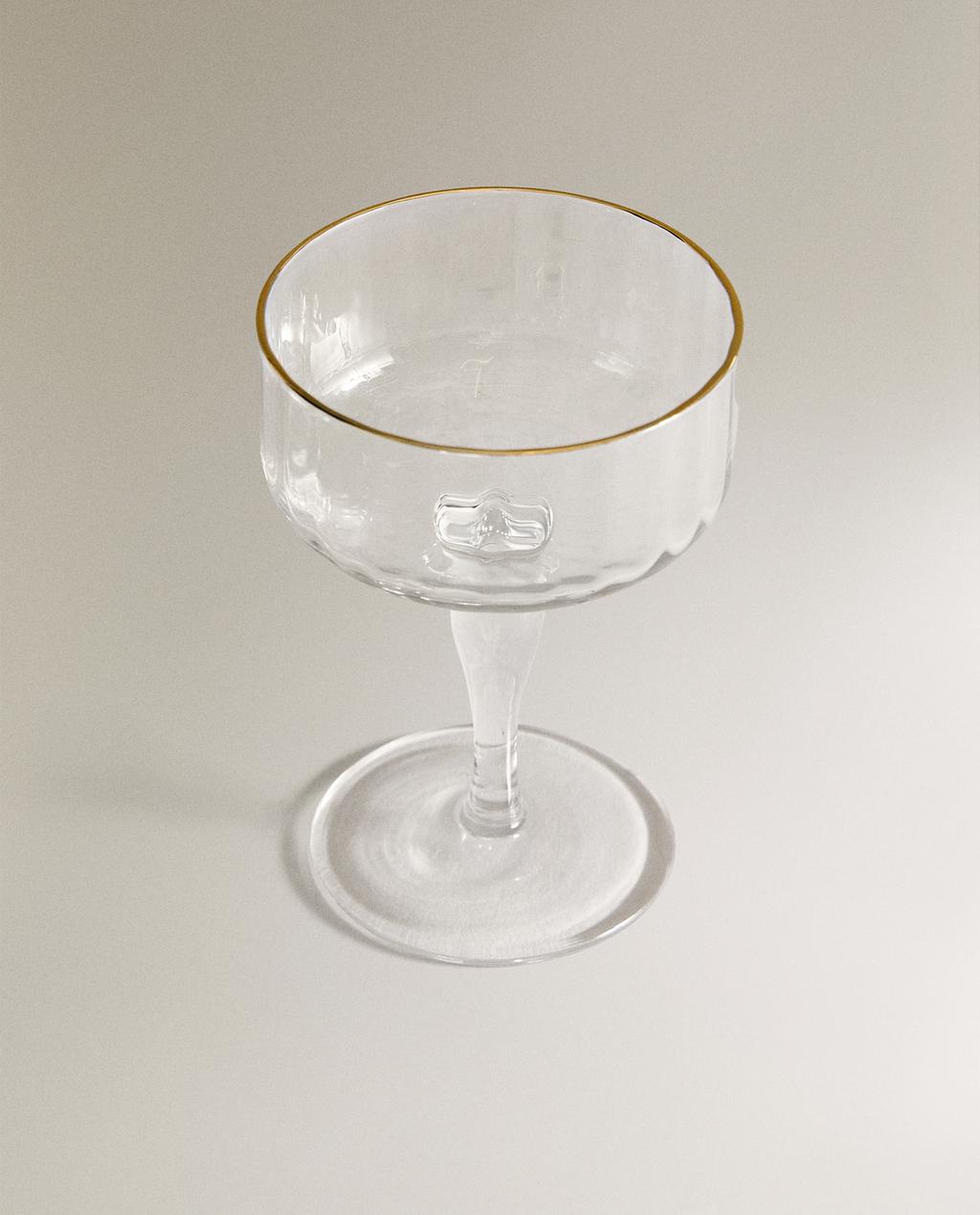 RAISED DESIGN WINE GLASS