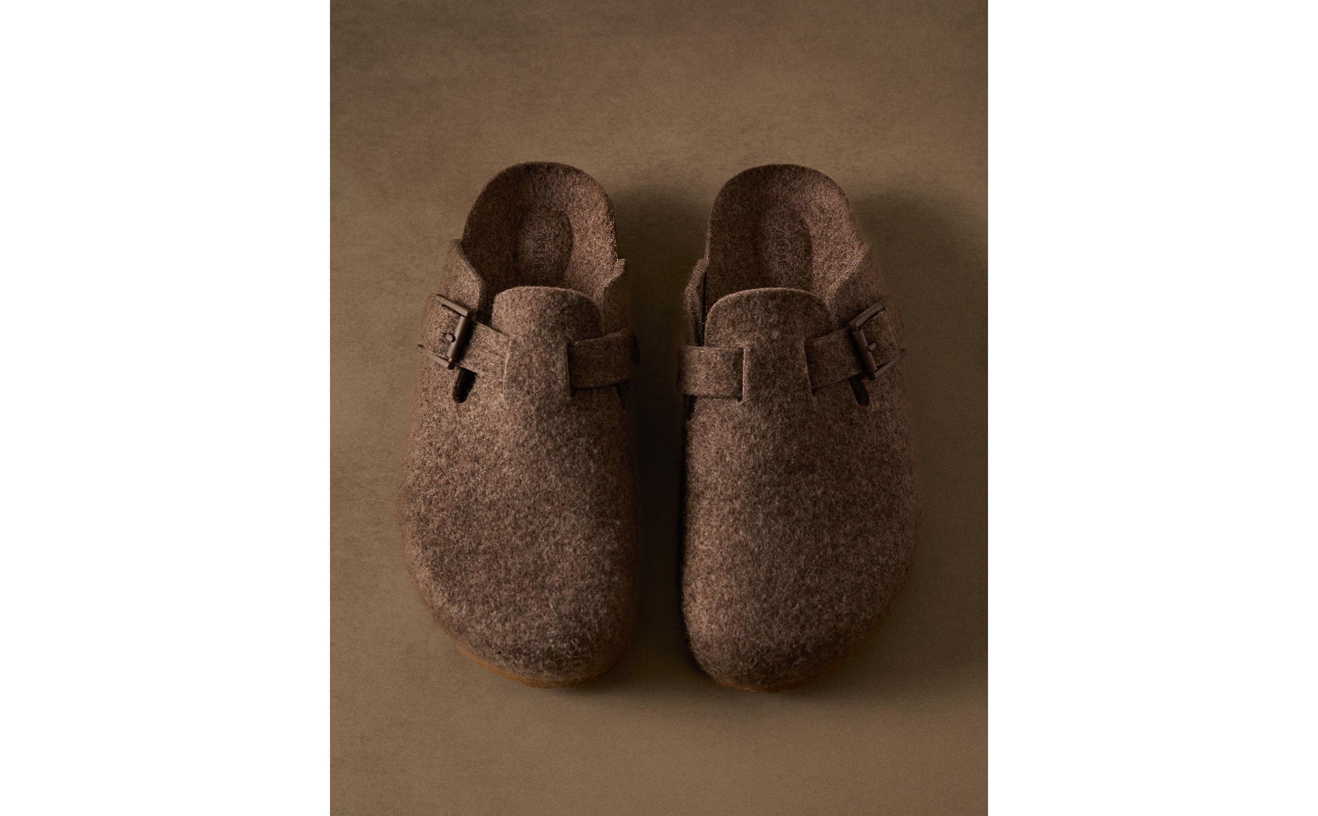 SABOTS EN CUIR BOUCLE