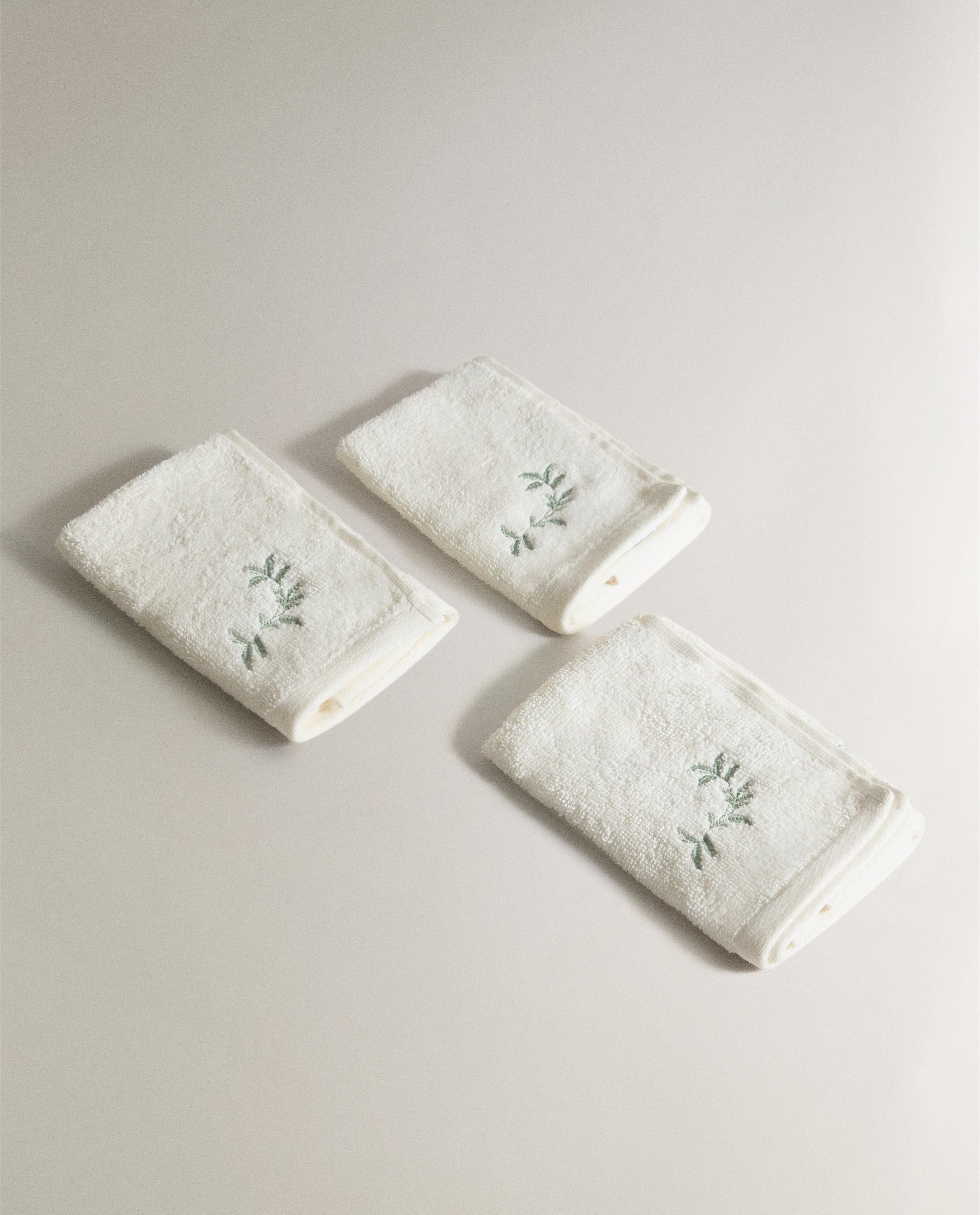 PACK OF HAND TOWELS WITH PLANT EMBROIDERY (PACK OF 3) product thumbnail 4