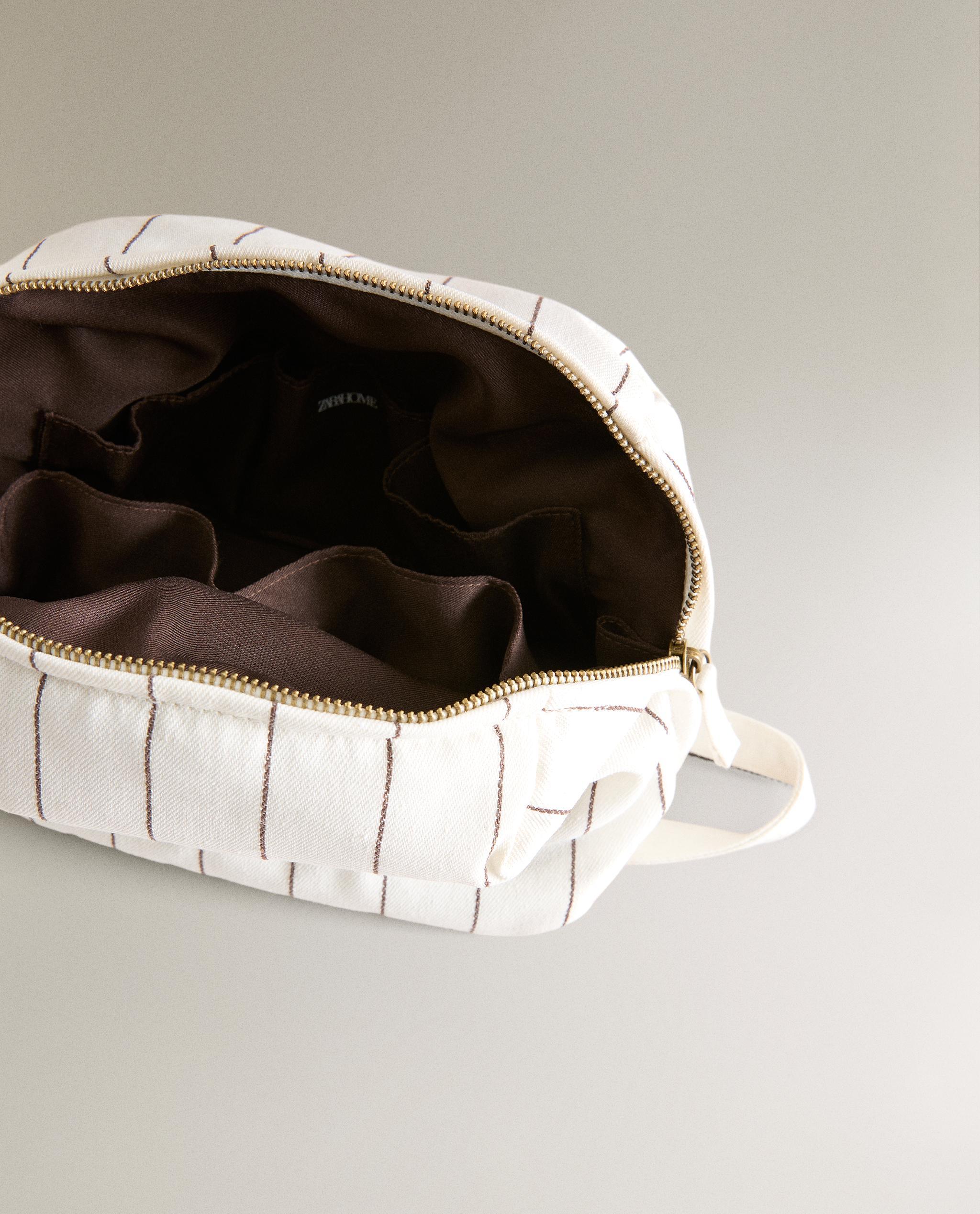 STRIPED TOILETRY BAG product thumbnail 7