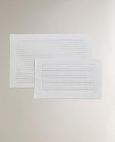 VELOUR BATH MAT WITH STRIPED TEXTURE