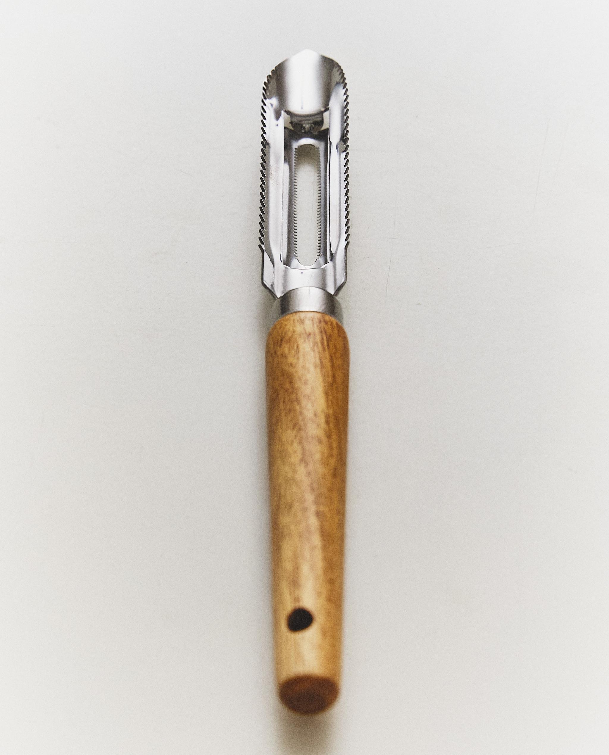 KITCHEN PEELER WITH WOODEN HANDLE | Zara Home United States of America