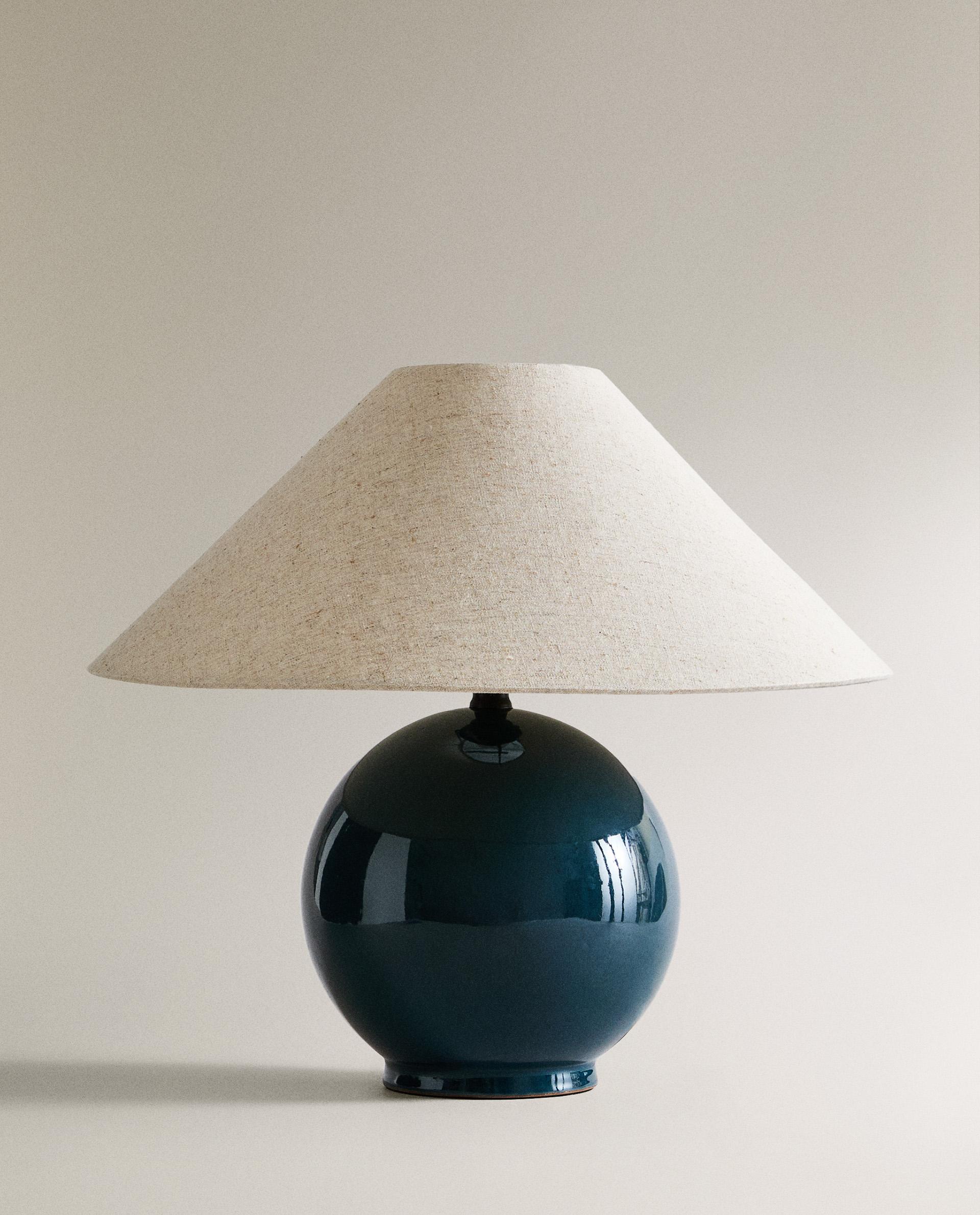 CERAMIC TABLE LAMP