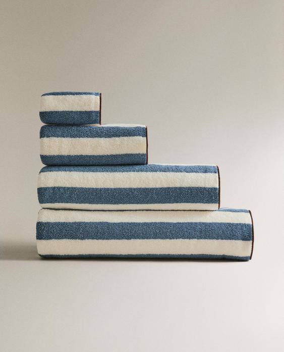 STRIPED COTTON BATH TOWEL WITH TOPSTITCHING