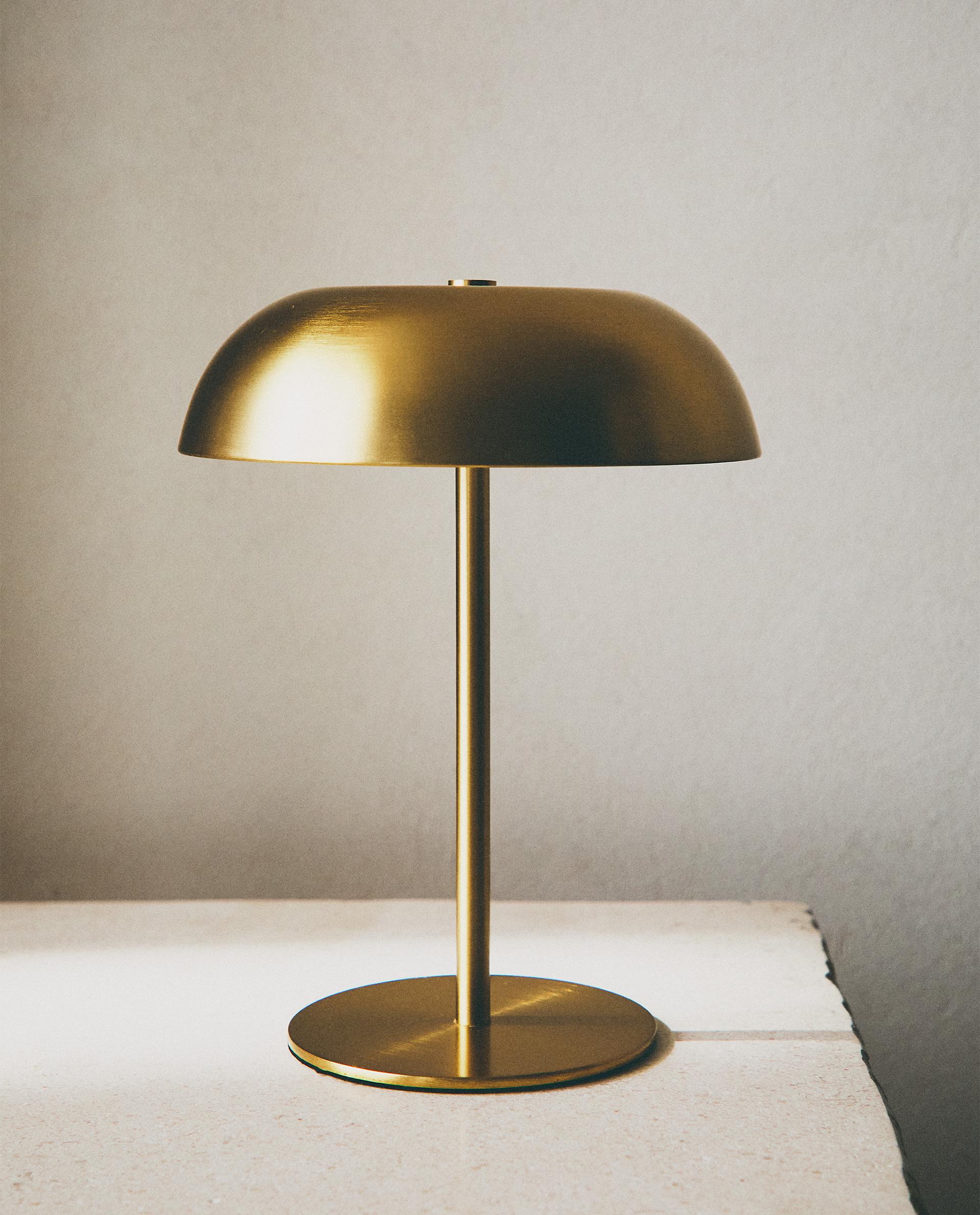 MONOCHROME TOUCH TABLE LAMP