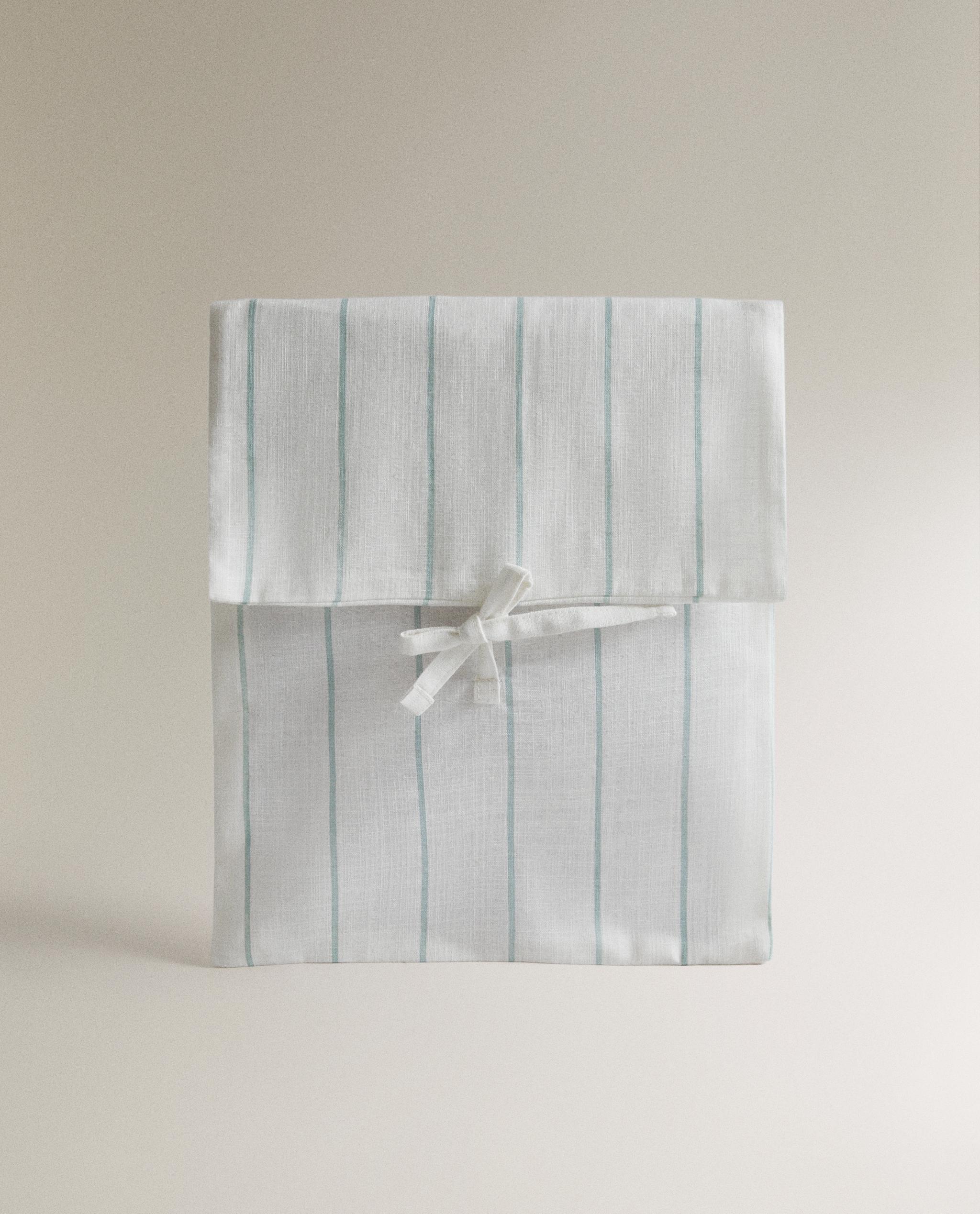 SHOWER CURTAIN WITH THIN STRIPES product thumbnail 7