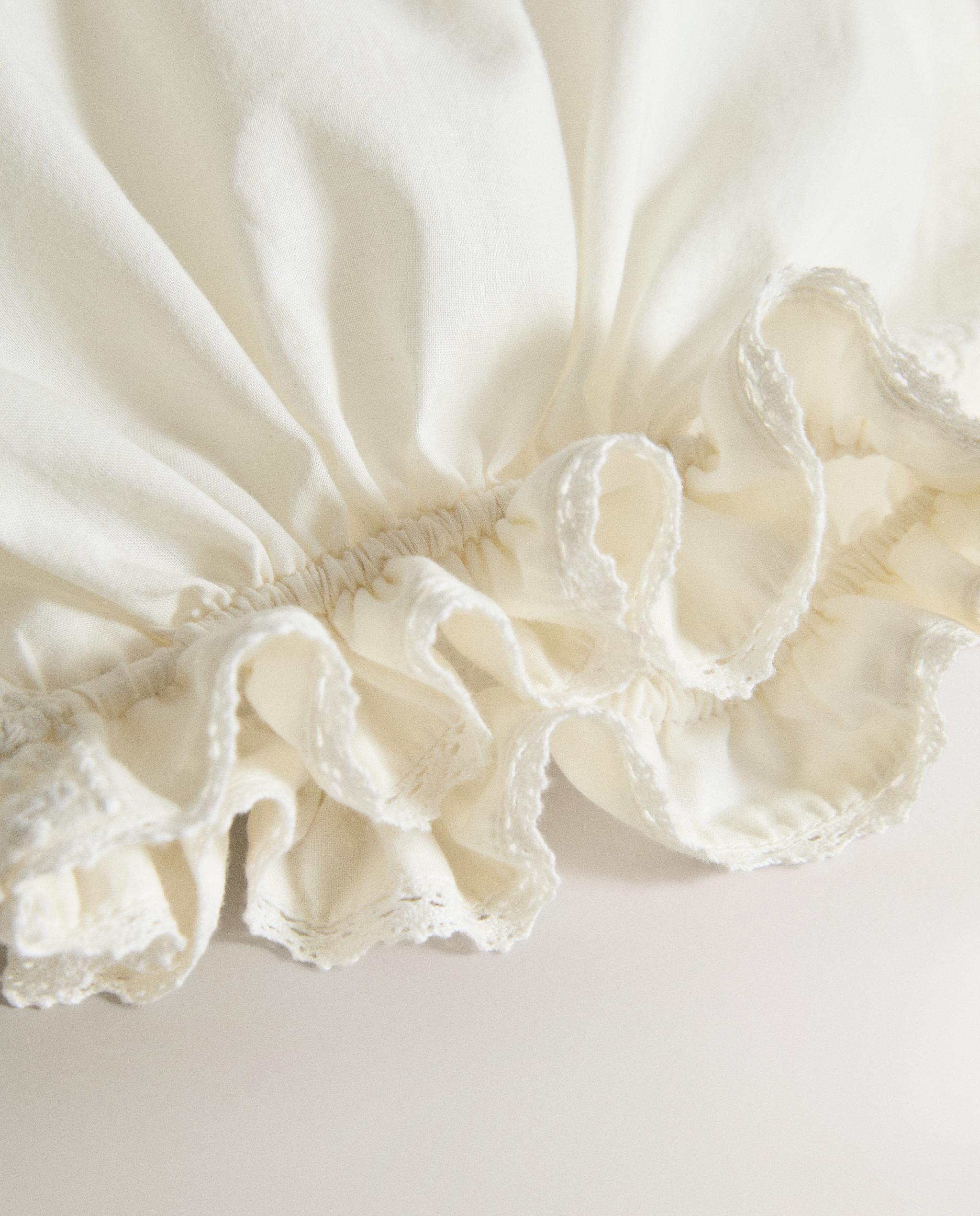 EMBROIDERED COTTON CLOTHING BAG WITH LACE TRIM product thumbnail 6