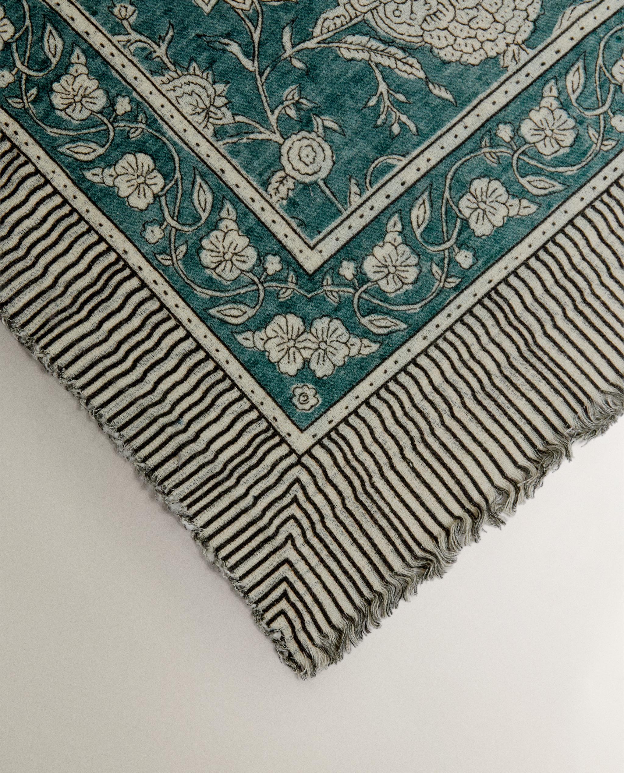 FLORAL COTTON THROW product thumbnail 4
