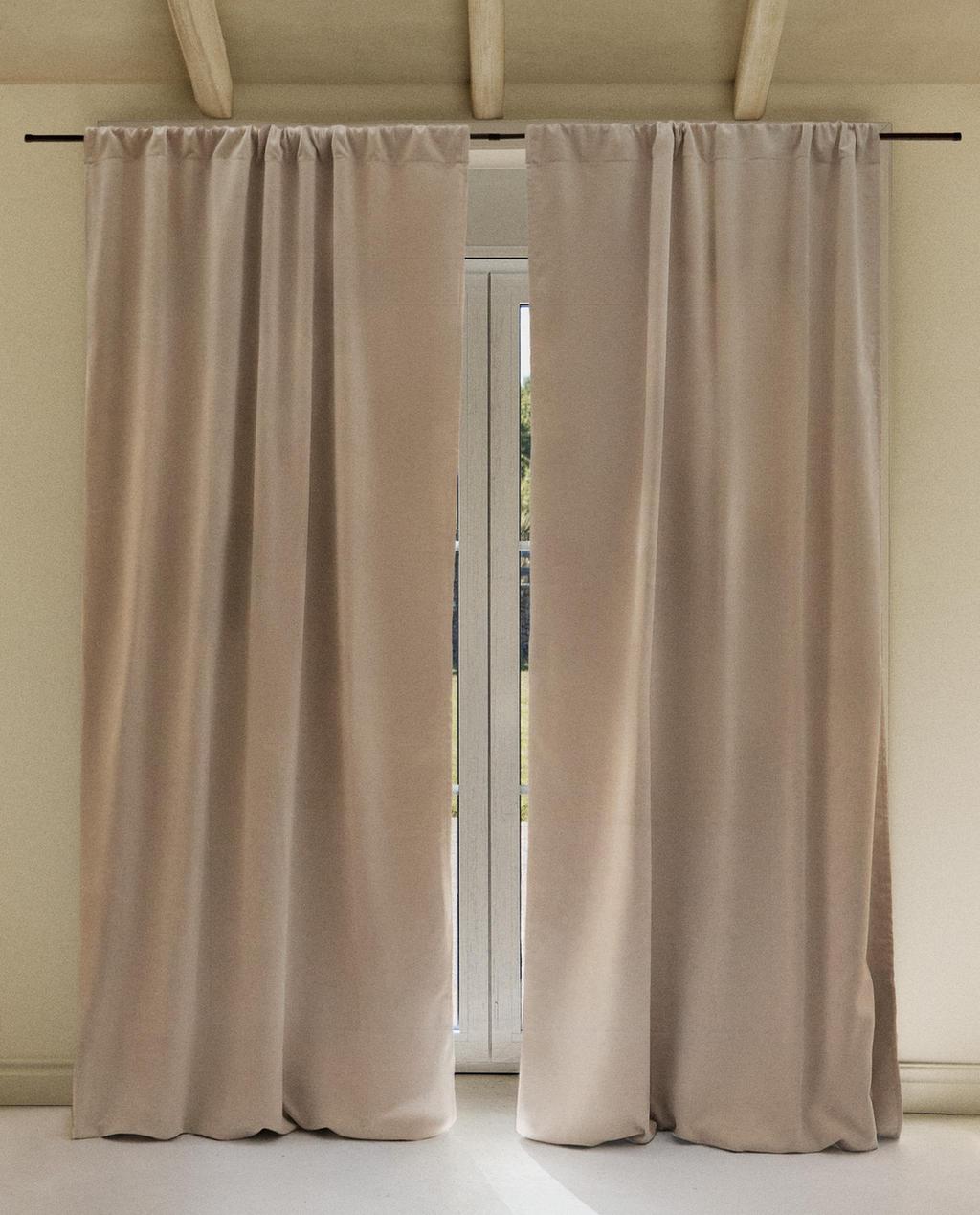 Sand blackout curtain